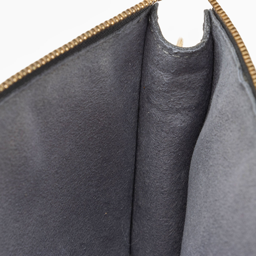 Louis Vuitton Vintage Epi Leather Pochette Accessoires (SHF-CCNQ5c)