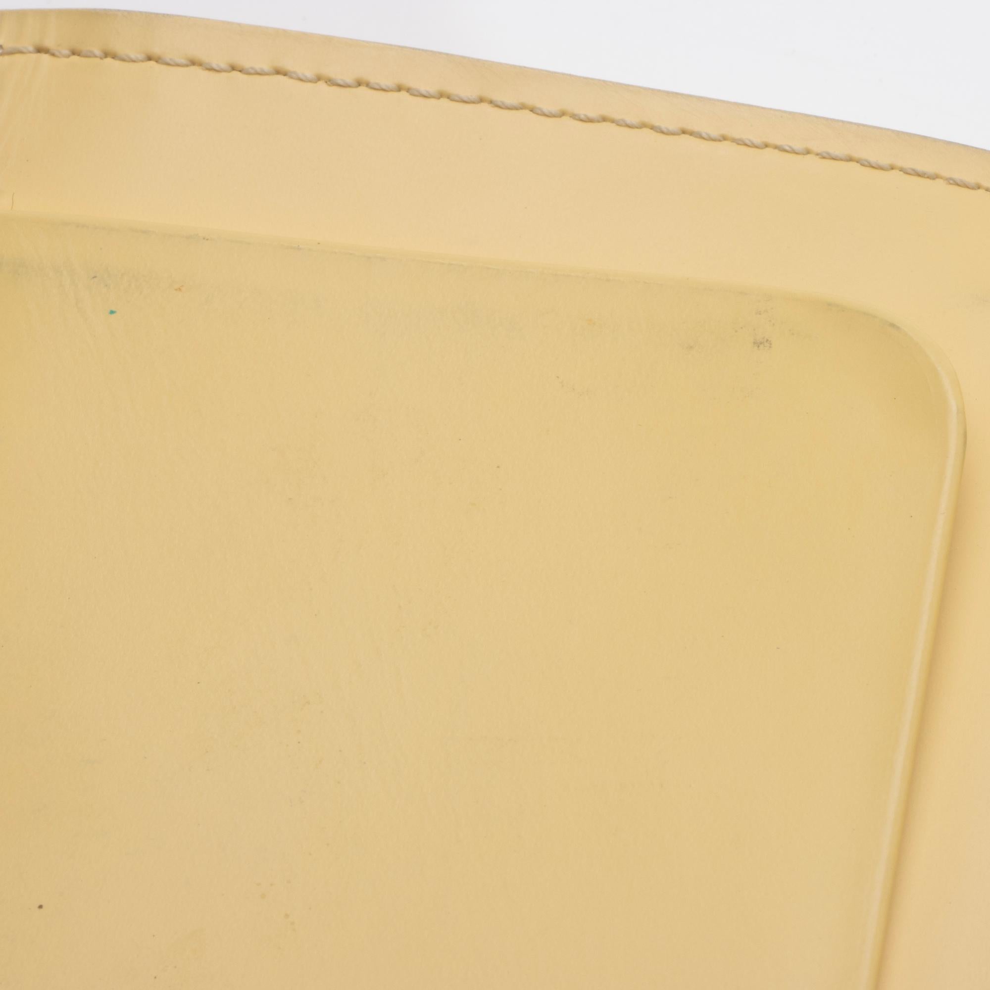 Louis Vuitton Vintage Epi Leather Trifold Wallet (SHF-23581)