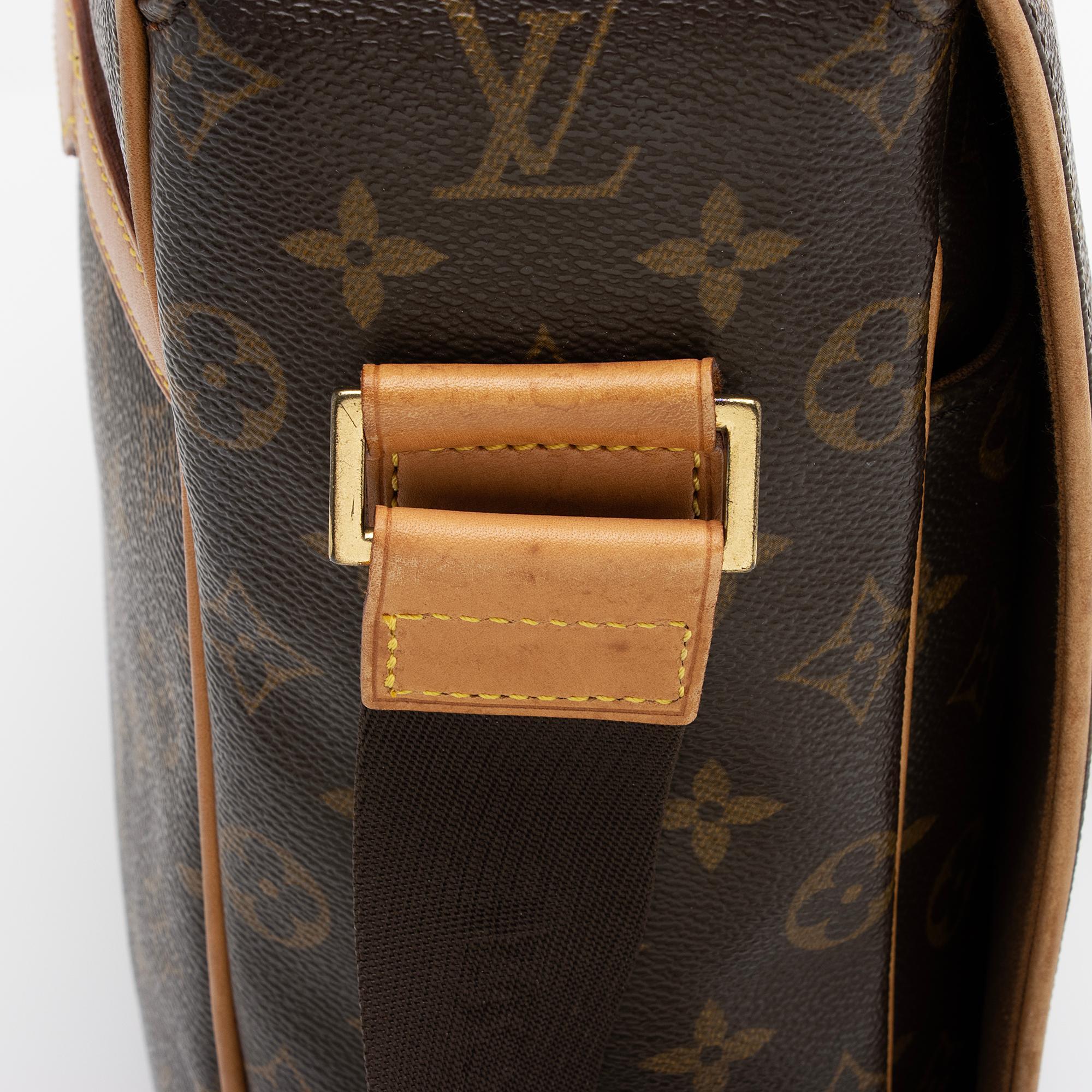 Louis Vuitton Vintage Monogram Canvas Abbesses Messenger Bag (SHF-hrSvMV)