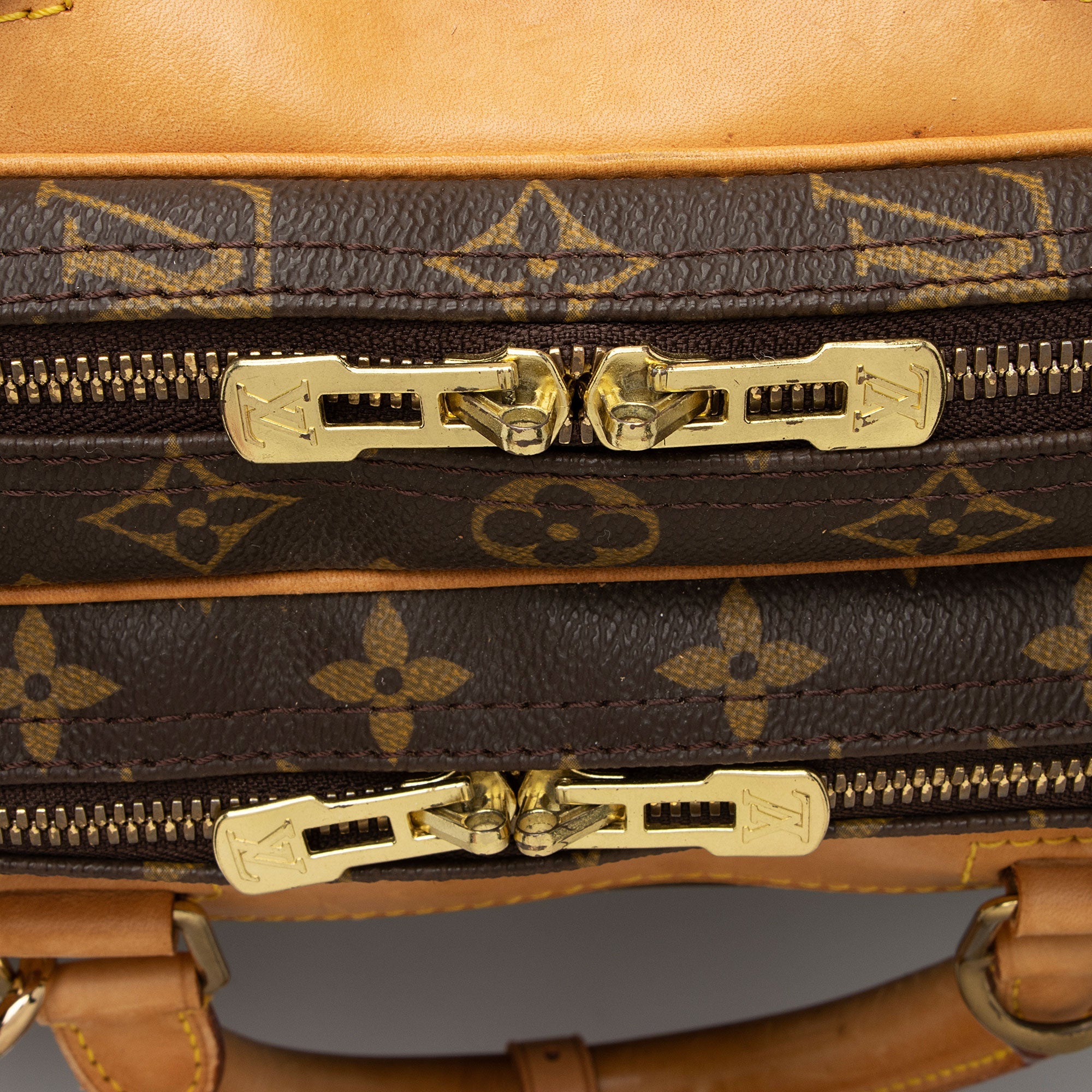 Louis Vuitton Vintage Monogram Canvas Alize 24 Heures Weekender (SHF-6SBvm7)