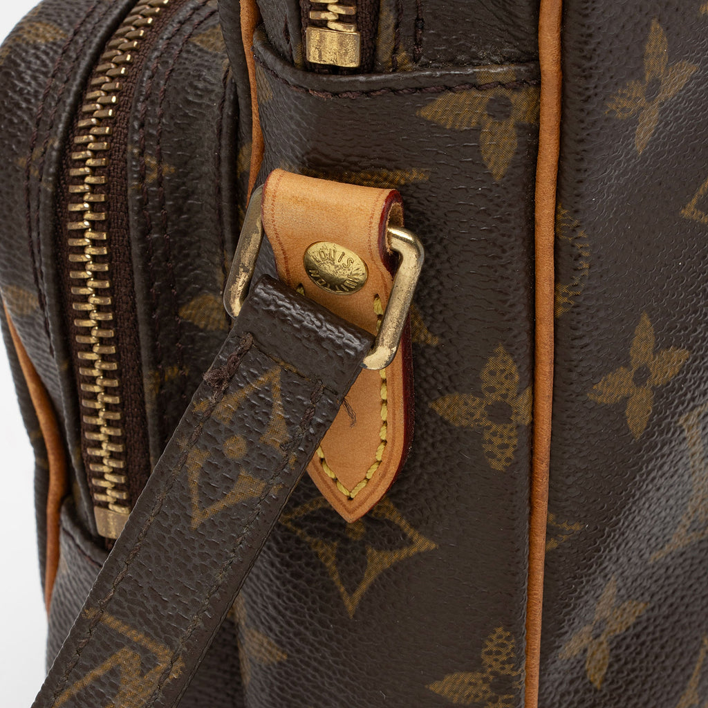 Louis Vuitton Vintage Monogram Canvas Amazone Shoulder Bag (SHF-jjMBAo)