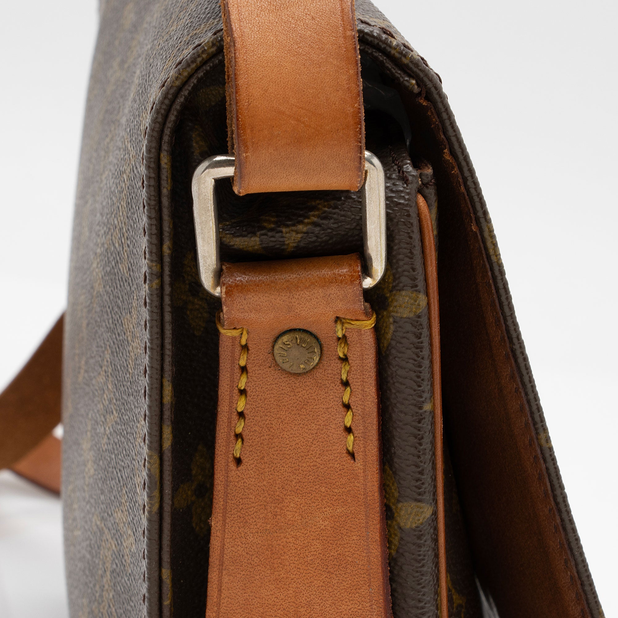 Louis Vuitton Vintage Monogram Canvas Cartouchiere GM Shoulder Bag (SHF-4wWmw7)