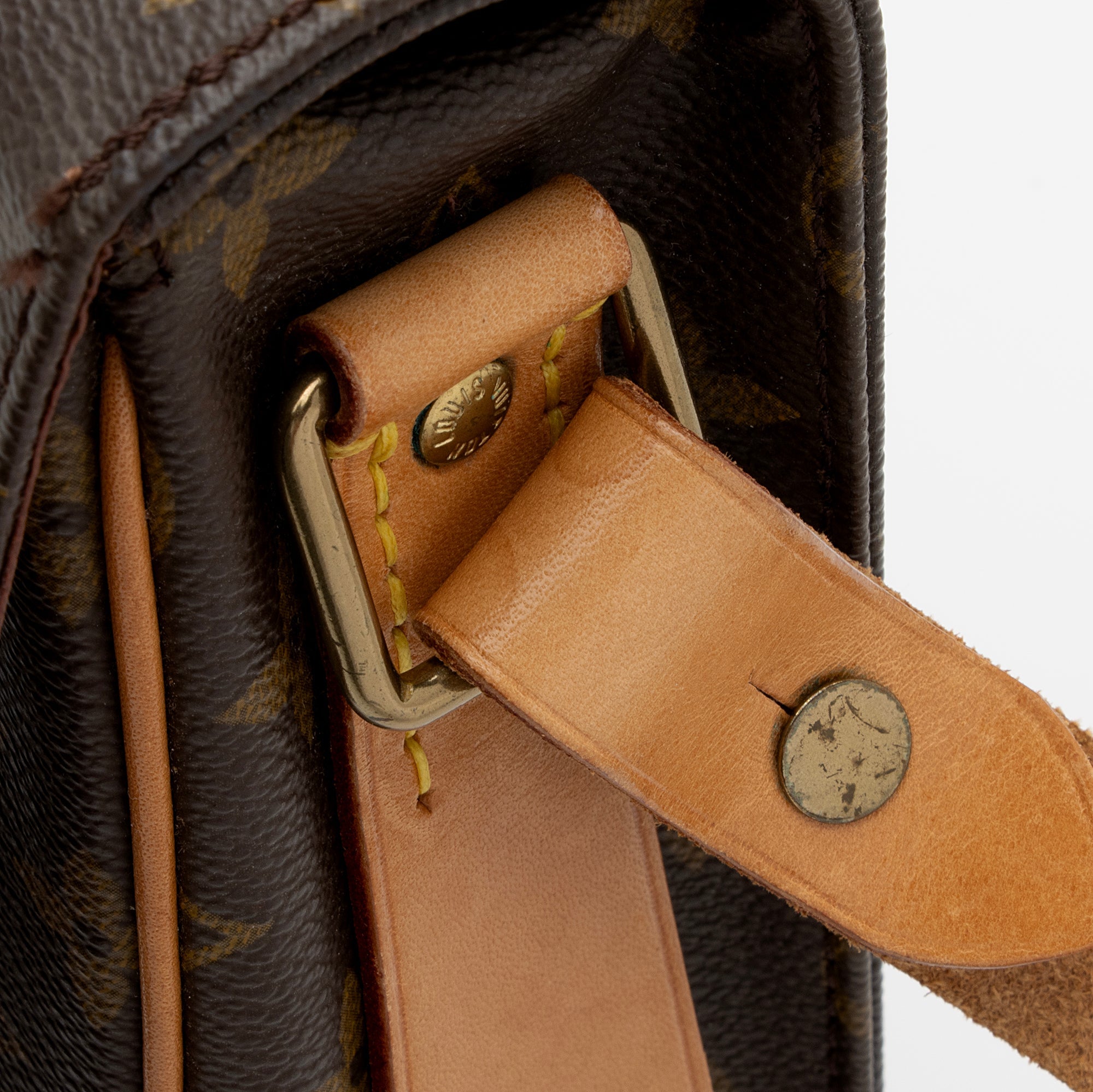 Louis Vuitton Vintage Monogram Canvas Cartouchiere MM Shoulder Bag (SHF-Ns6wrZ)