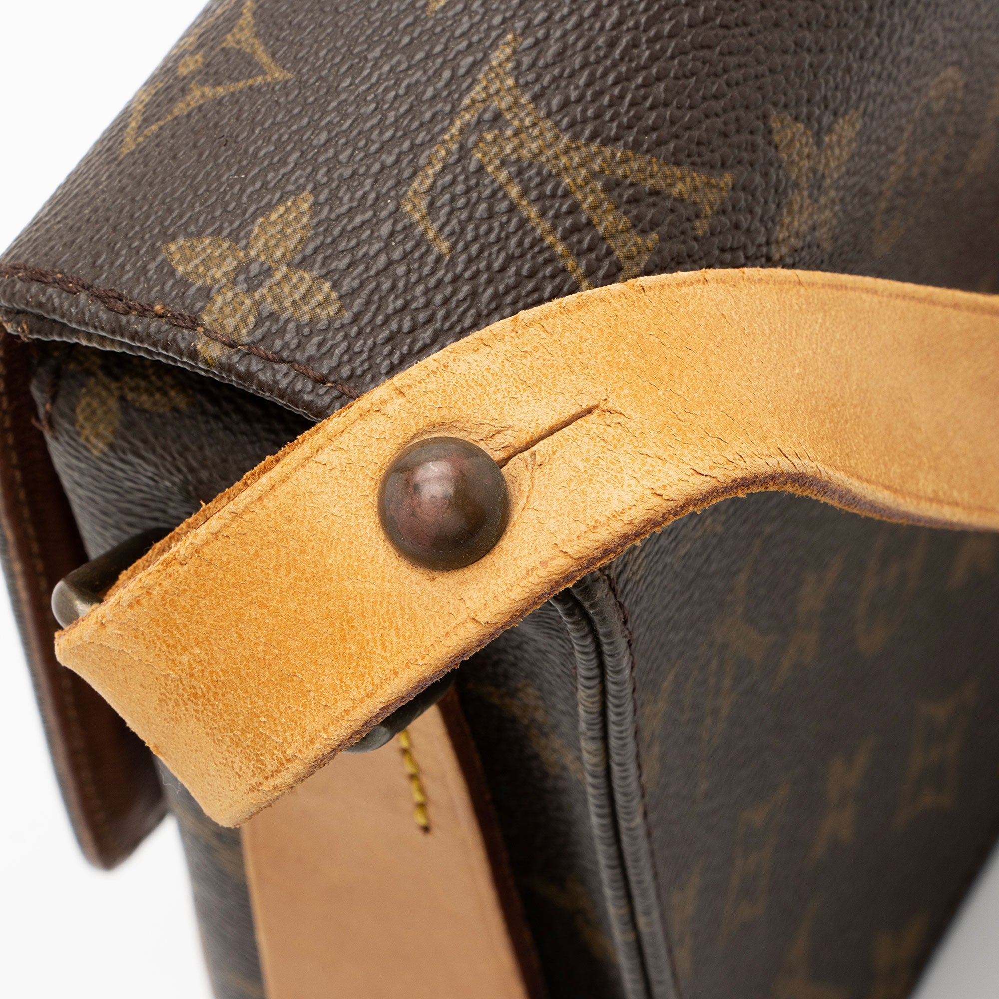Louis Vuitton Vintage Monogram Canvas Cartouchiere MM Shoulder Bag (SHF-eoZXZQ)