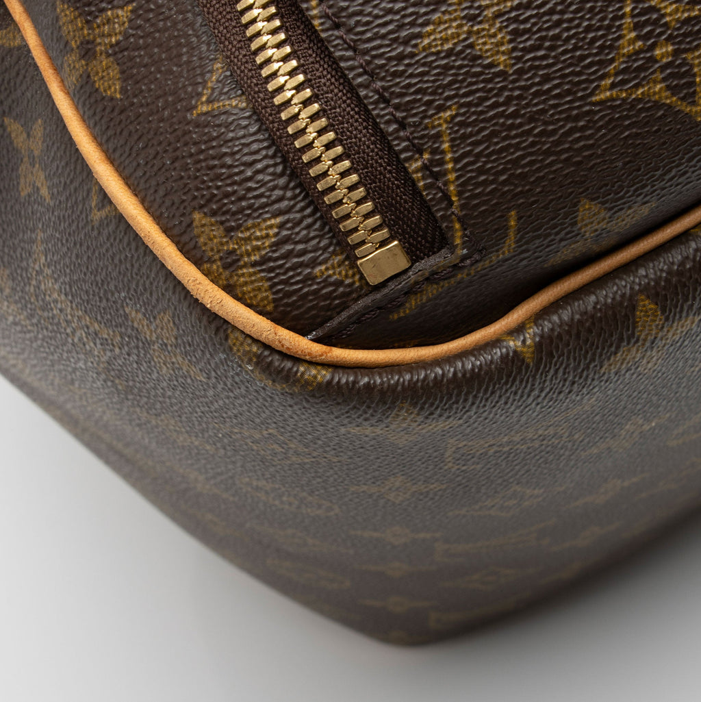 Louis Vuitton Vintage Monogram Canvas Evasion Weekender (SHF-oqME35)