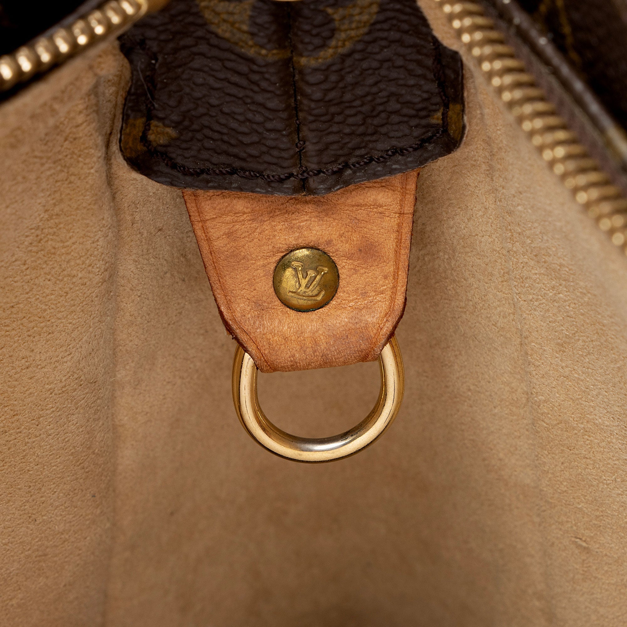Louis Vuitton Vintage Monogram Canvas Looping GM Shoulder Bag (SHF-F5ph8C)