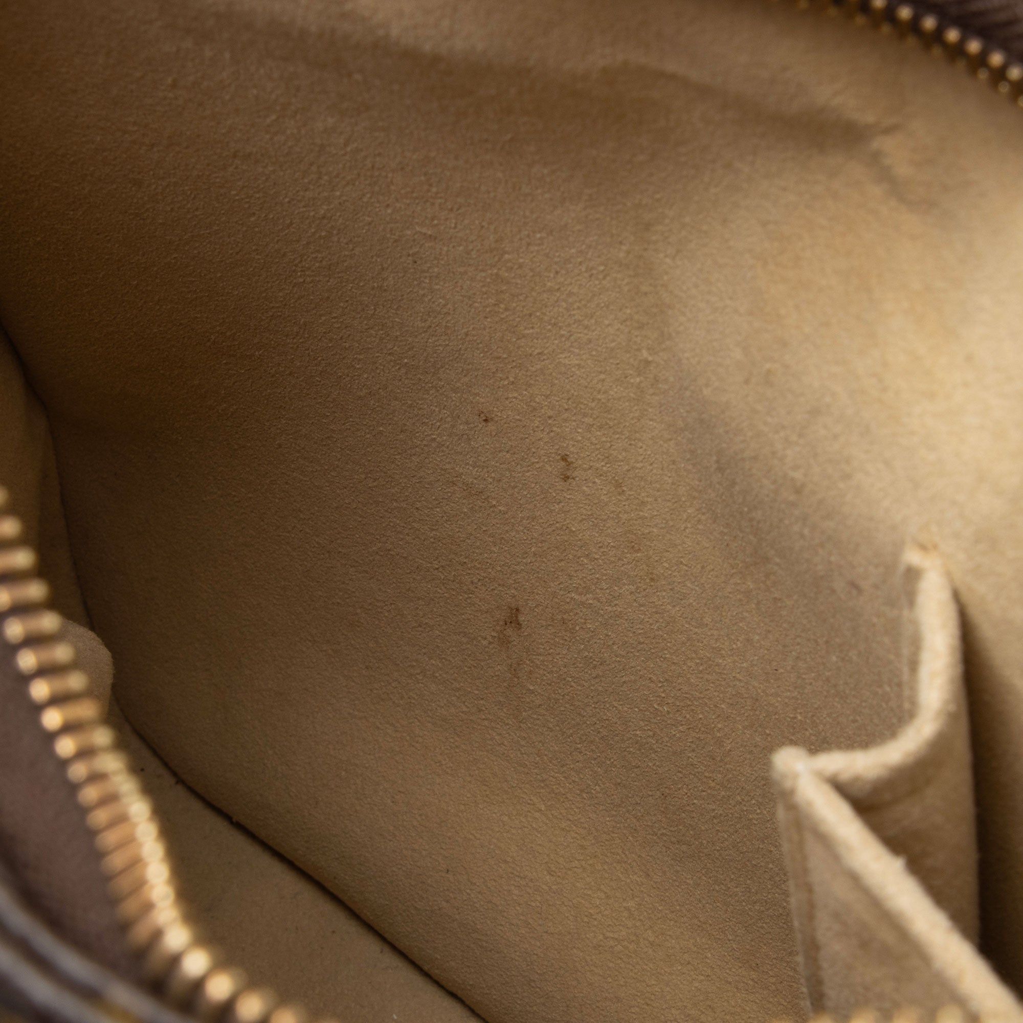 Louis Vuitton Vintage Monogram Canvas Looping MM Shoulder Bag (SHF-2H9qKf)