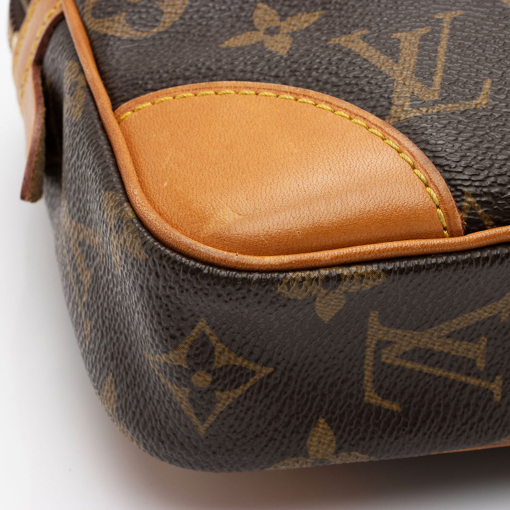 Louis Vuitton Vintage Monogram Canvas Marly Dragonne GM Clutch (SHF-5UeCtK)
