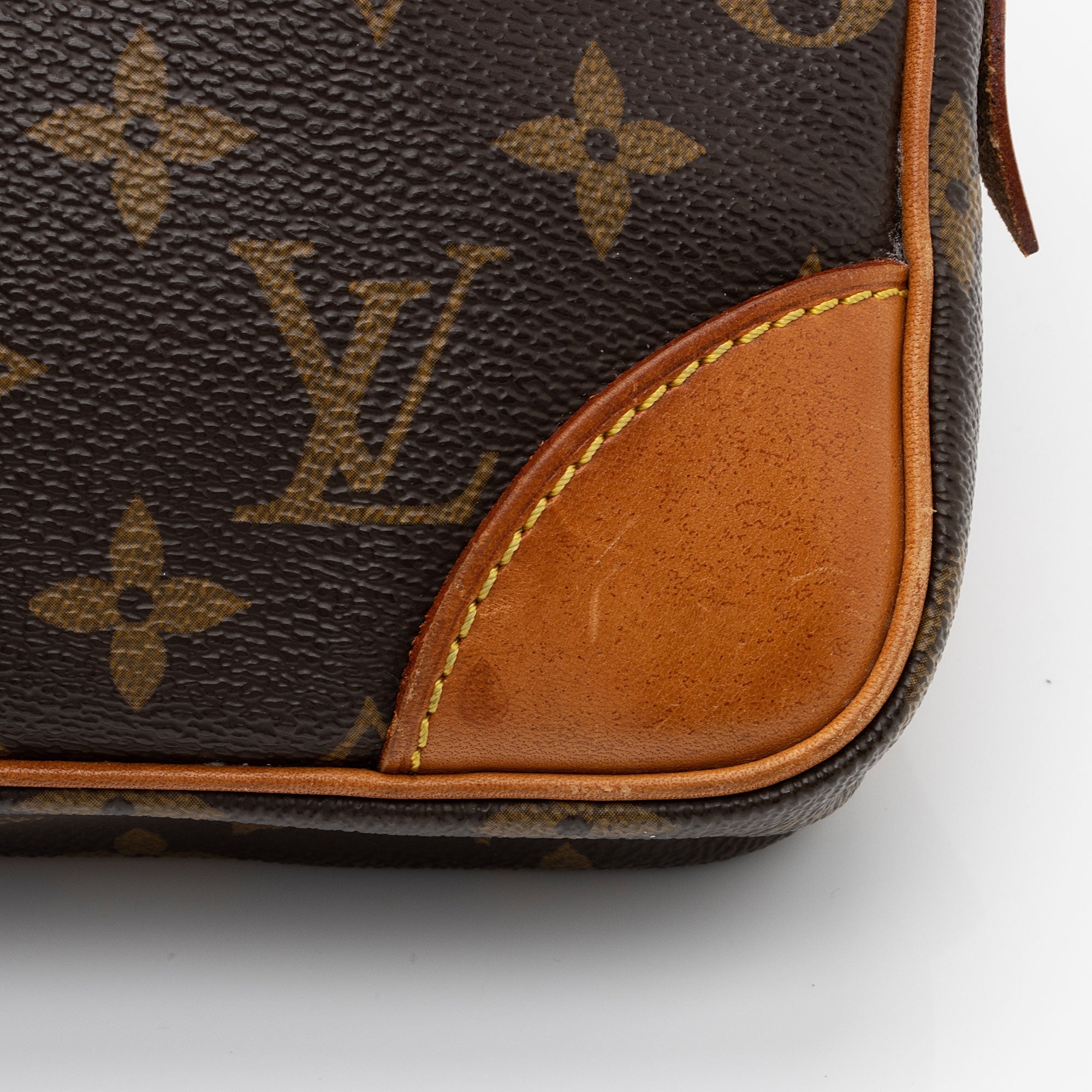 Louis Vuitton Vintage Monogram Canvas Marly Dragonne GM Clutch (SHF-5UeCtK)