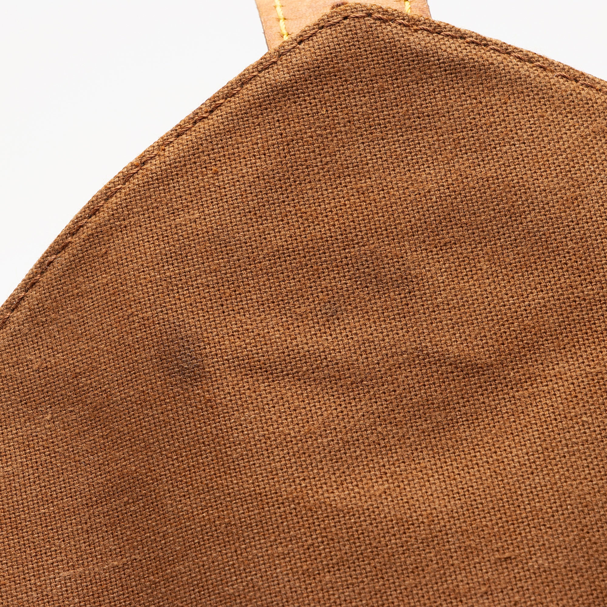 Louis Vuitton Vintage Monogram Canvas Montsouris GM Backpack (SHF-Es3qGQ)