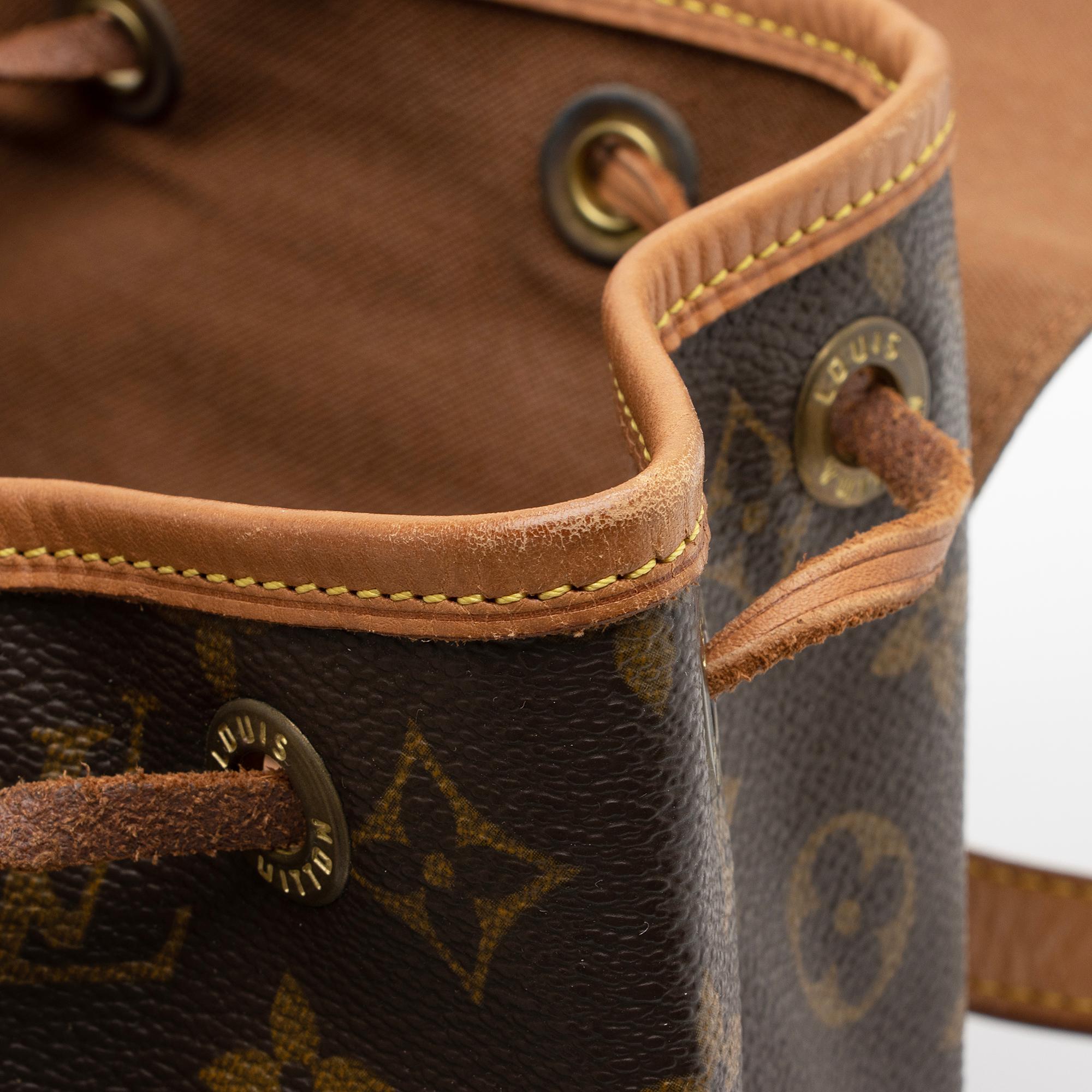 Louis Vuitton Vintage Monogram Canvas Montsouris MM Backpack (SHF-sThgs4)