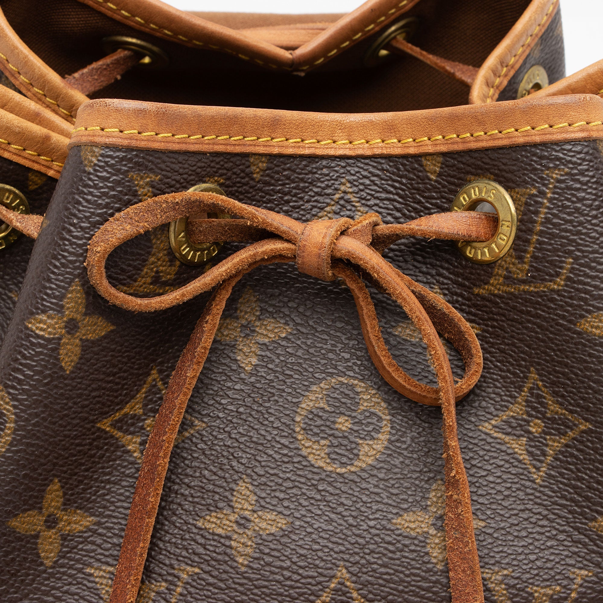 Louis Vuitton Vintage Monogram Canvas Montsouris MM Backpack (SHF-VG4QHQ)