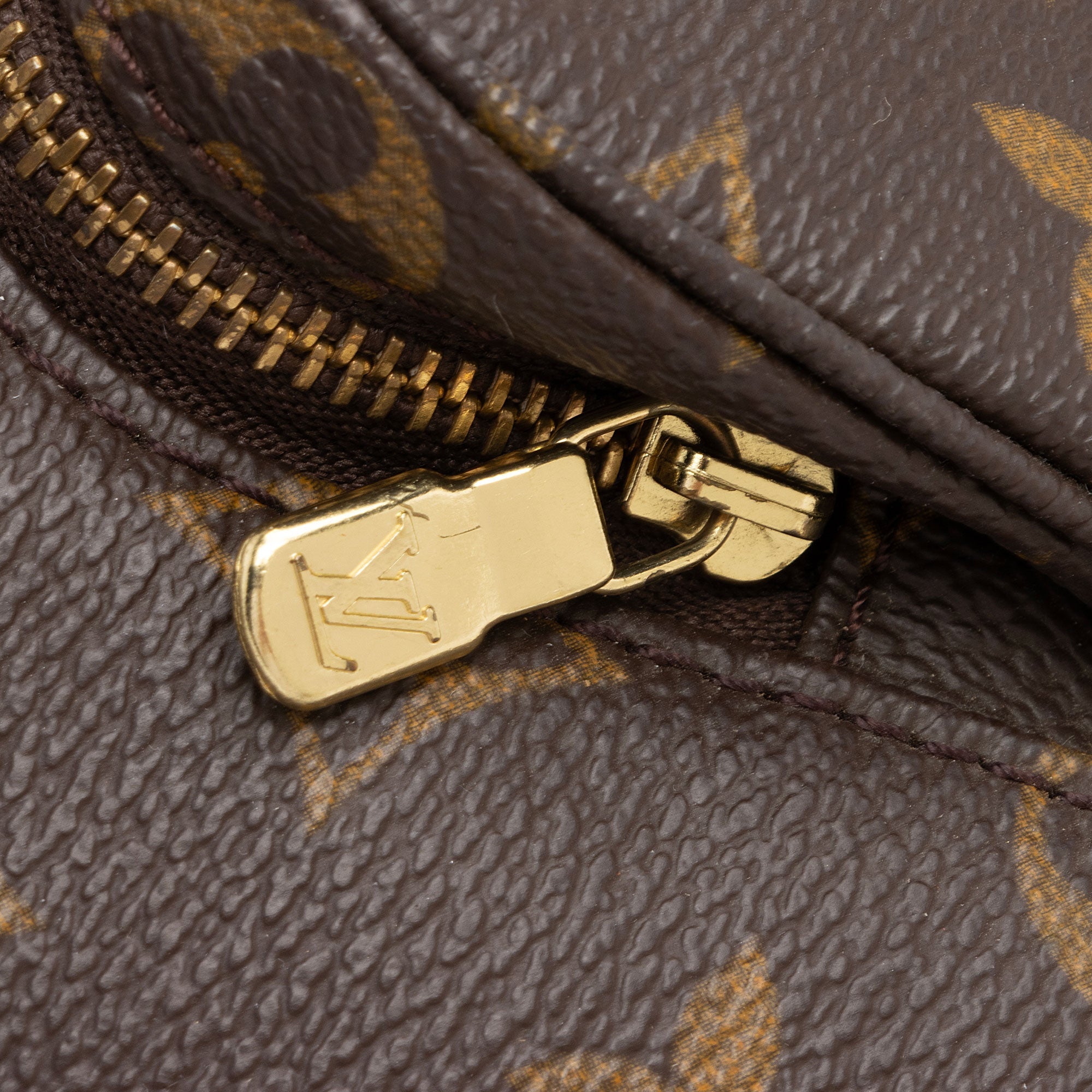 Louis Vuitton Vintage Monogram Canvas Montsouris MM Backpack (SHF-VG4QHQ)