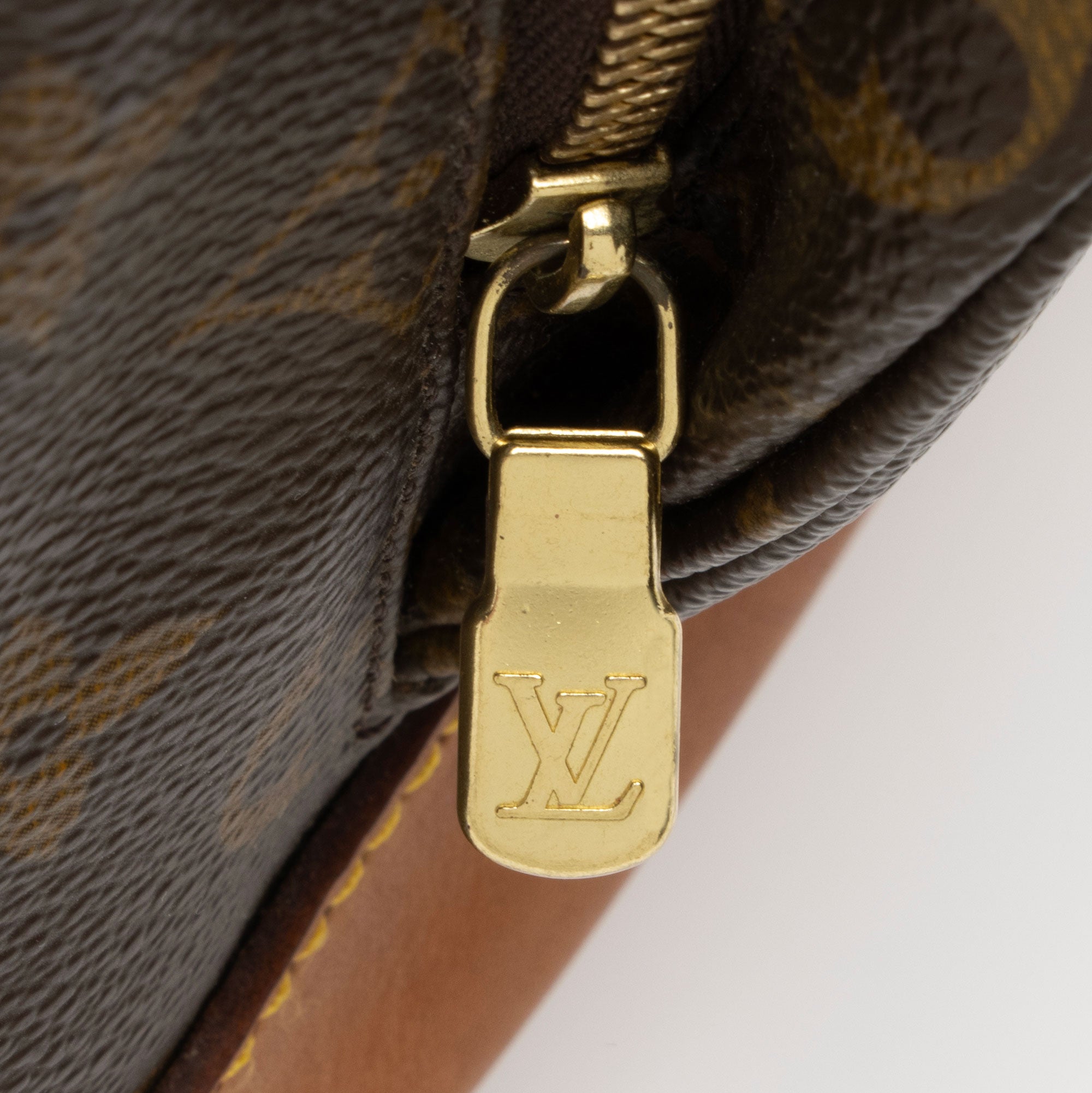 Louis Vuitton Vintage Monogram Canvas Montsouris MM Backpack (SHF-Kty1Tv)