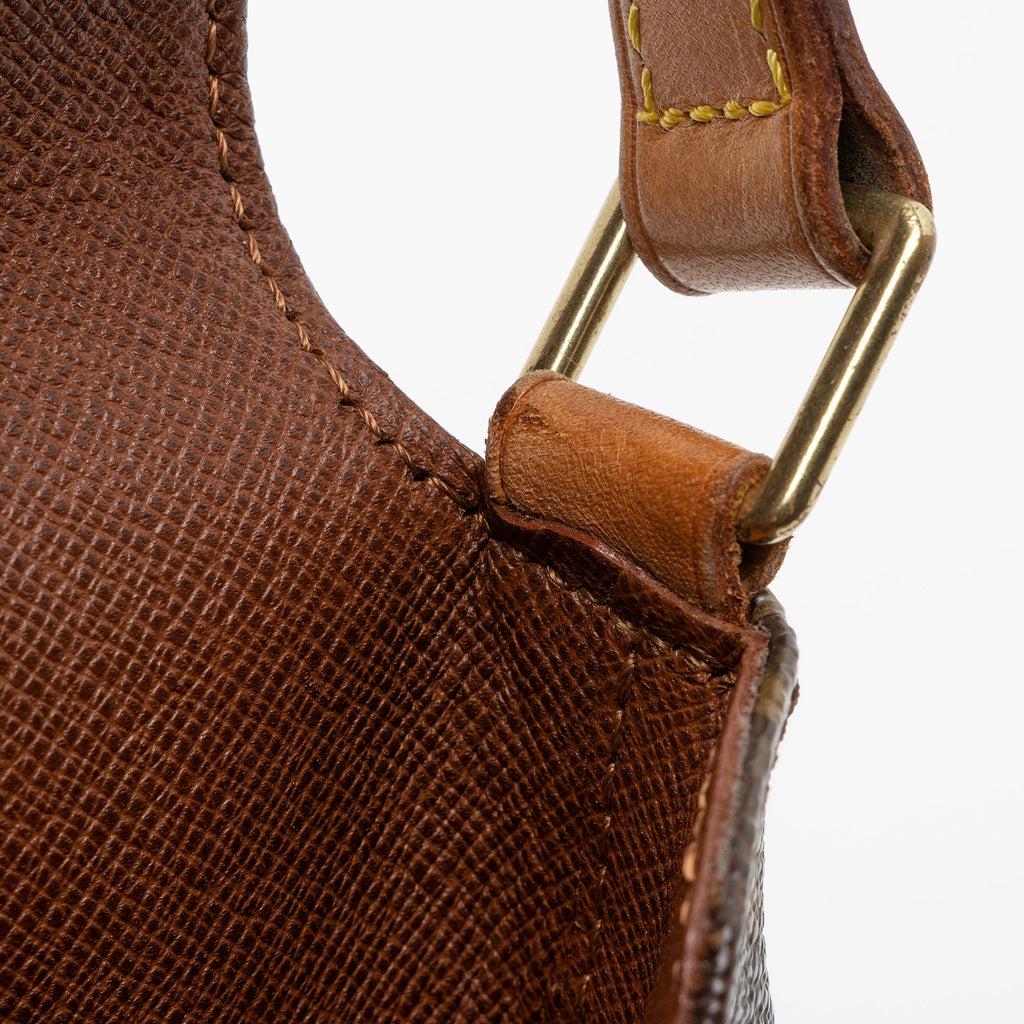 Louis Vuitton Vintage Monogram Canvas Musette Tango Shoulder Bag (SHF-vU796M)