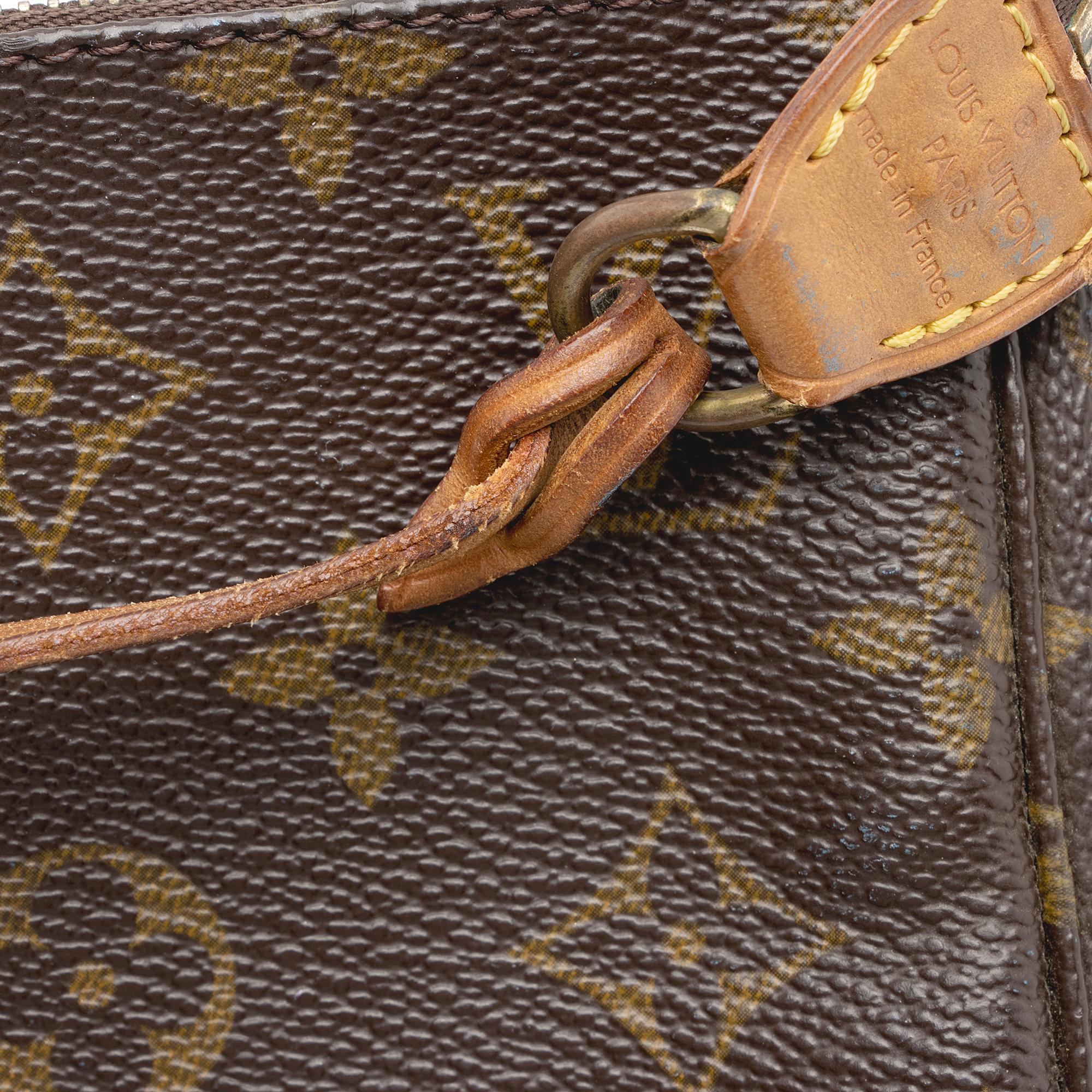 Louis Vuitton Vintage Monogram Canvas Pochette Accessoires (SHF-J5eGly)