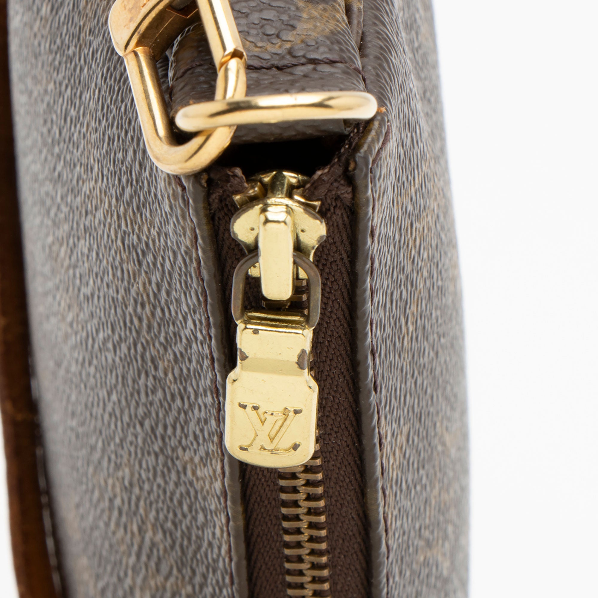 Louis Vuitton Vintage Monogram Canvas Pochette Accessoires (SHF-Ff1QSQ)