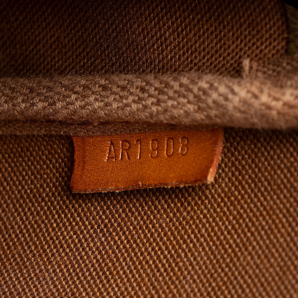 Louis Vuitton Vintage Monogram Canvas Pochette Accessoires