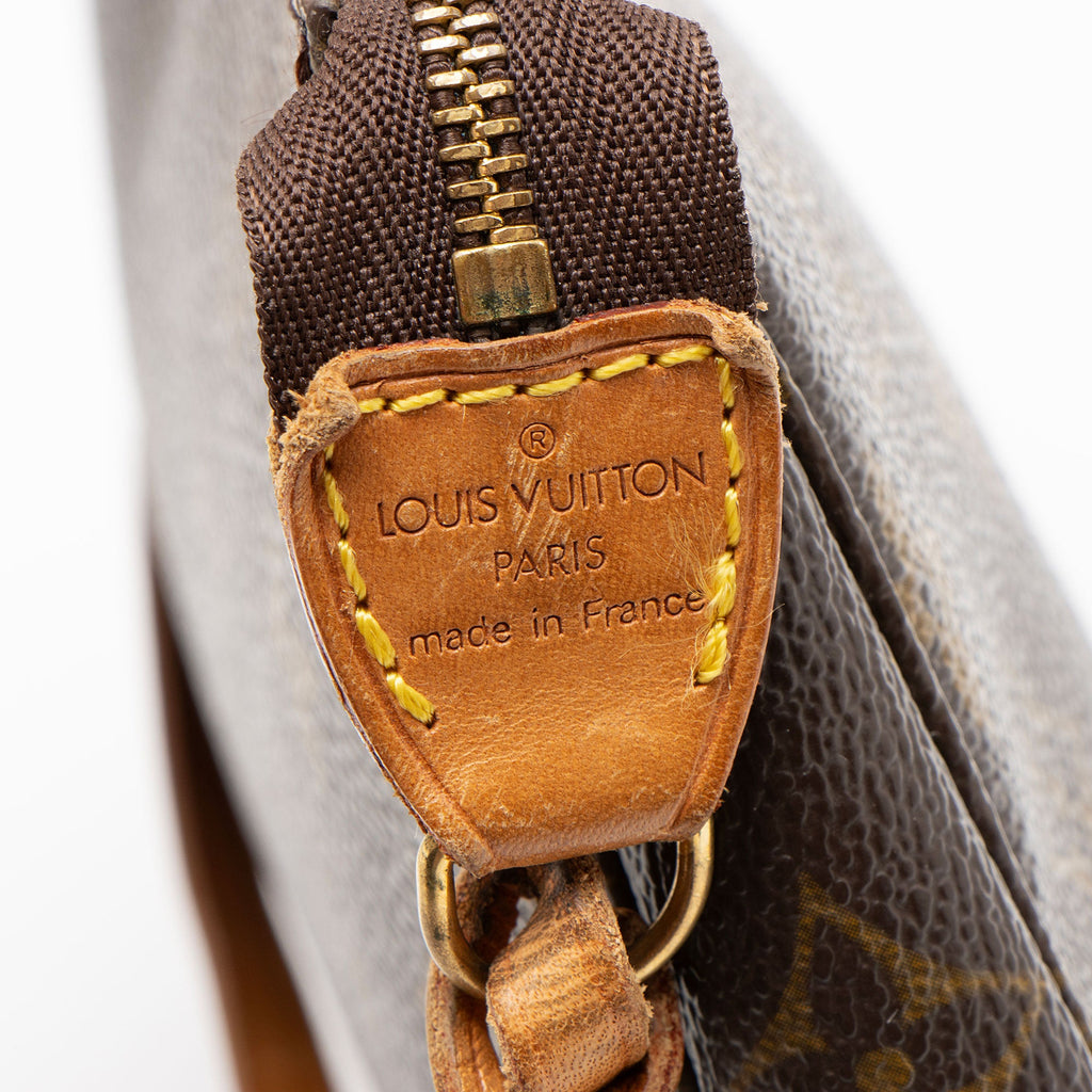 Louis Vuitton Vintage Monogram Canvas Pochette Accessoires