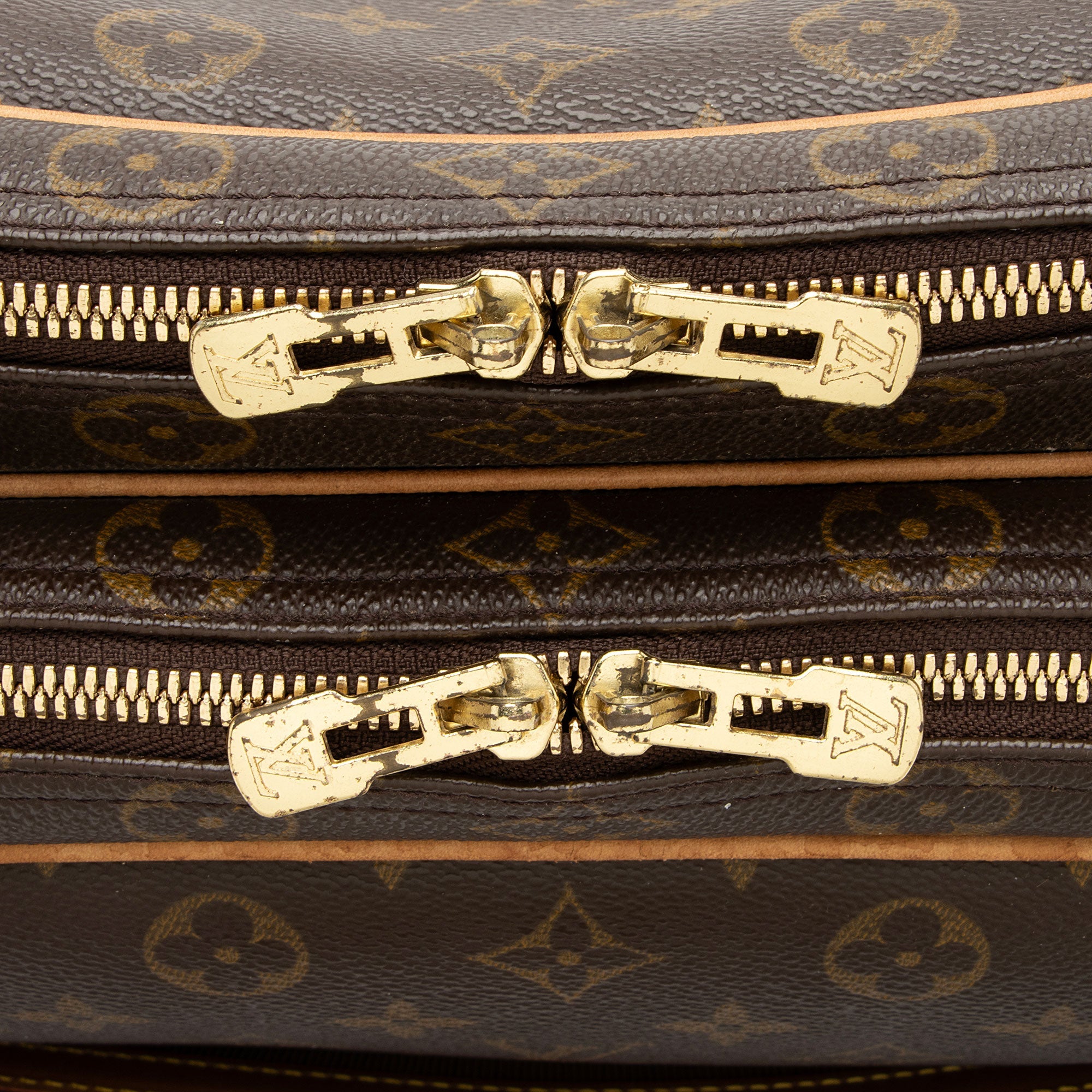 Louis Vuitton Vintage Monogram Canvas Reporter GM Messenger