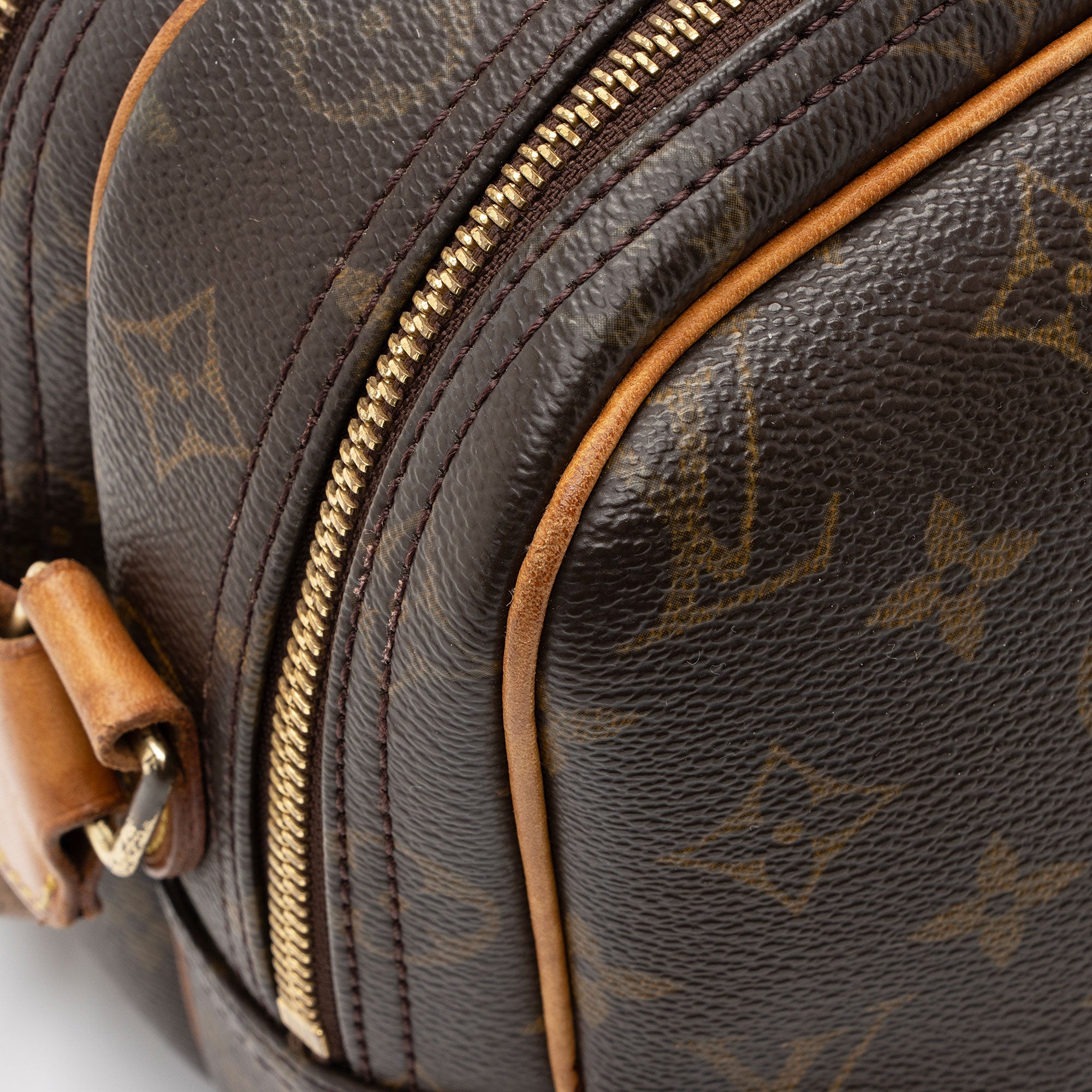 Louis Vuitton Vintage Monogram Canvas Reporter PM Messenger (SHF-Oa30do)