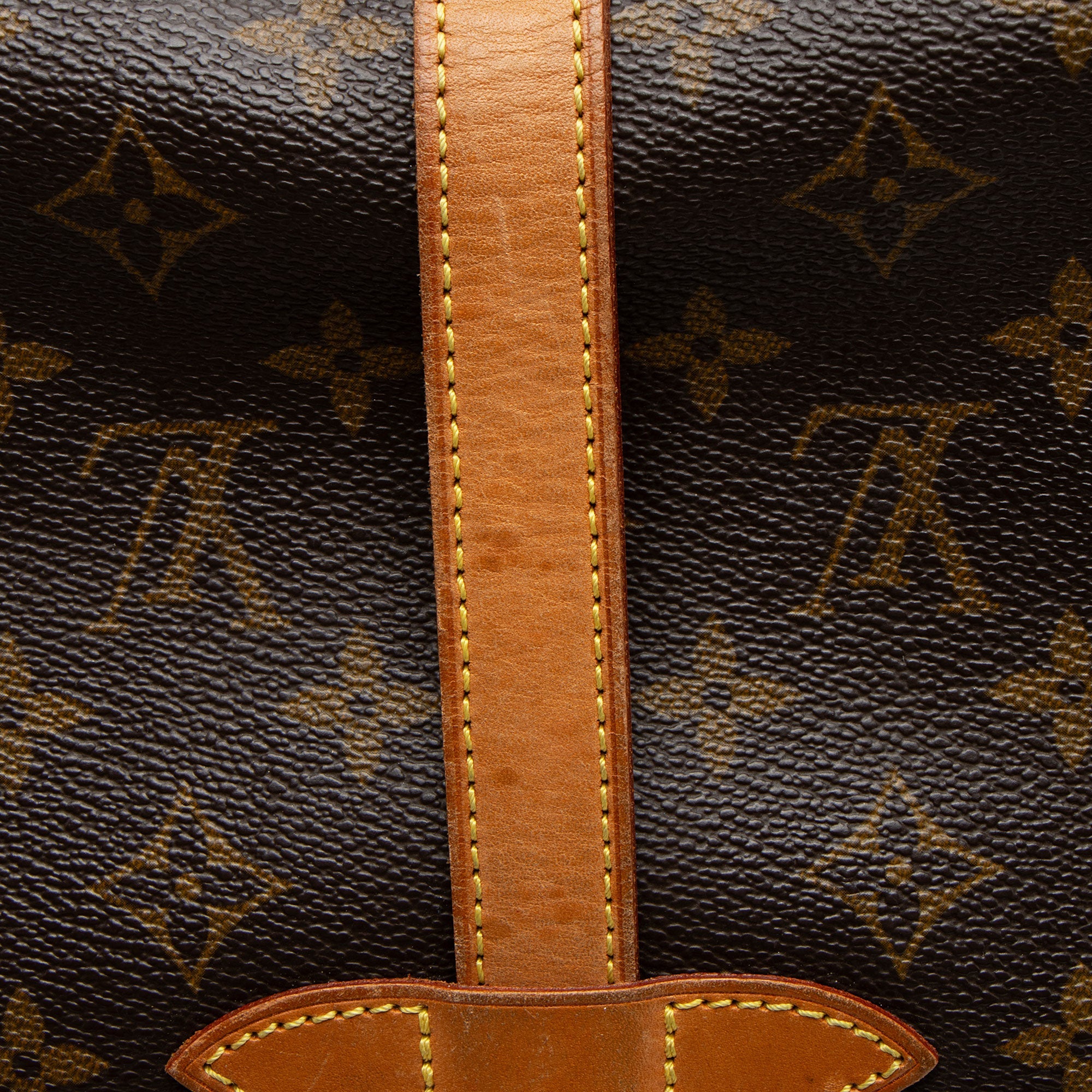 Louis Vuitton Vintage Monogram Canvas Saumur 30 Messenger (SHF-jWAQc2)