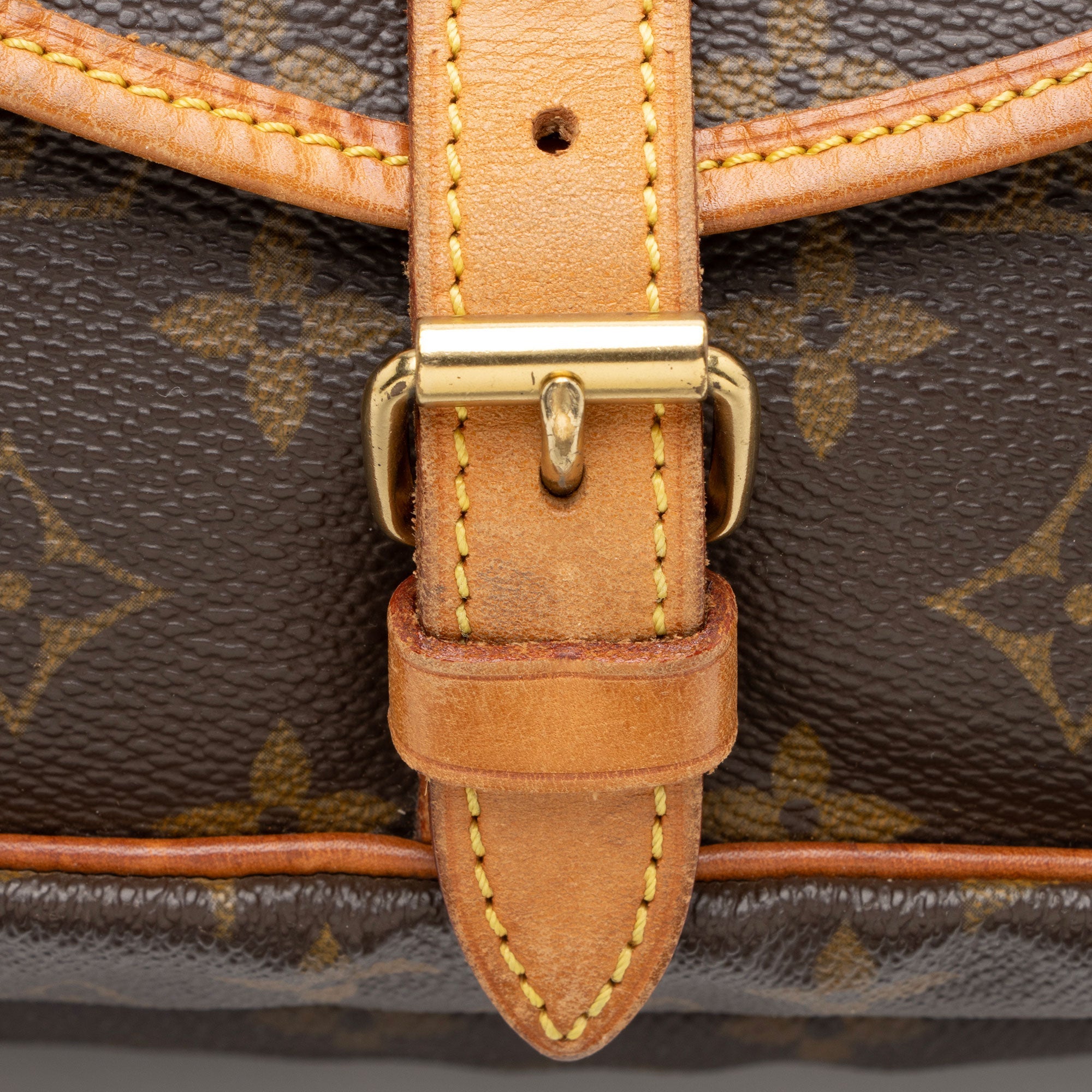 Louis Vuitton Vintage Monogram Canvas Saumur 30 Messenger