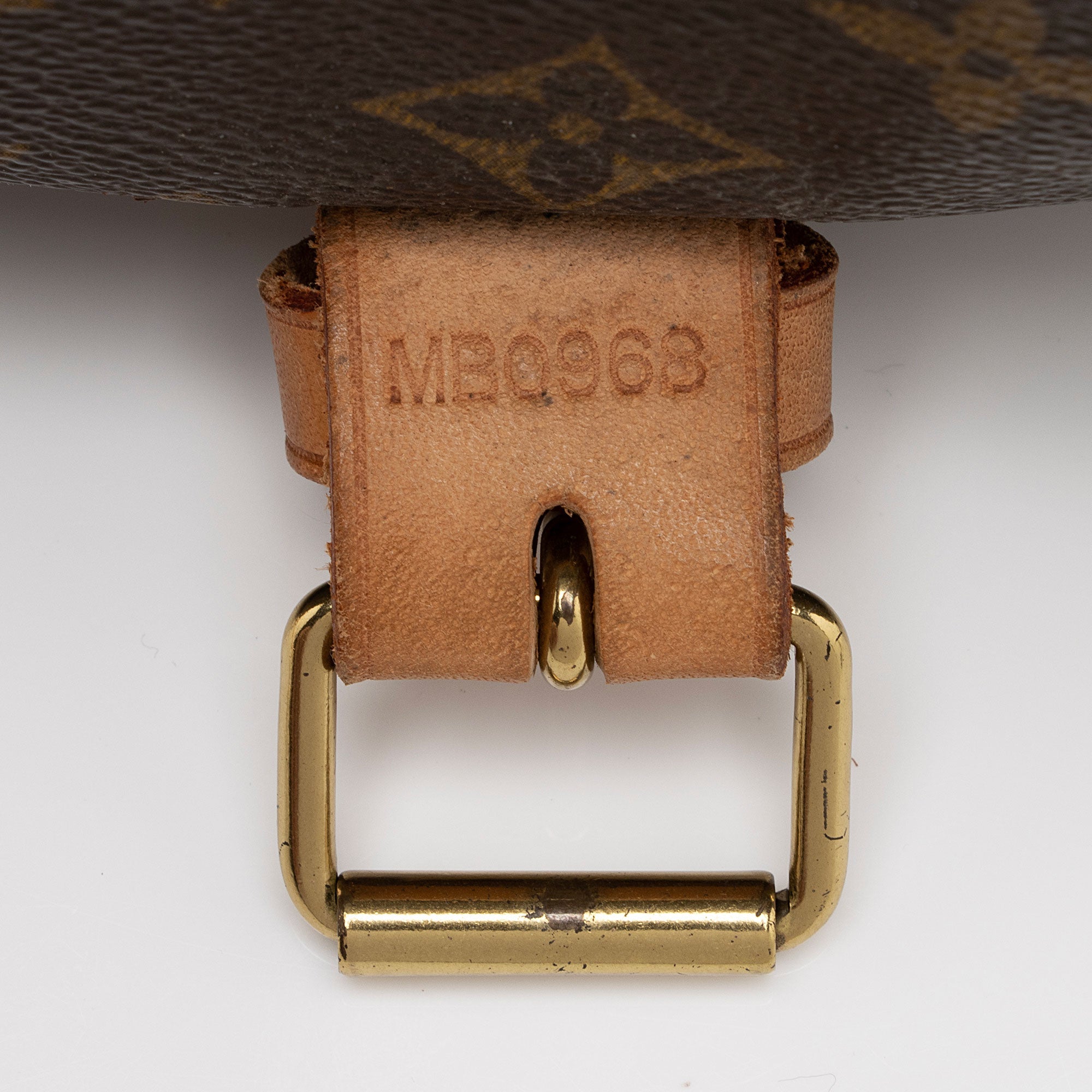 Louis Vuitton Vintage Monogram Canvas Saumur 35 Messenger Bag (SHF-523WYh)