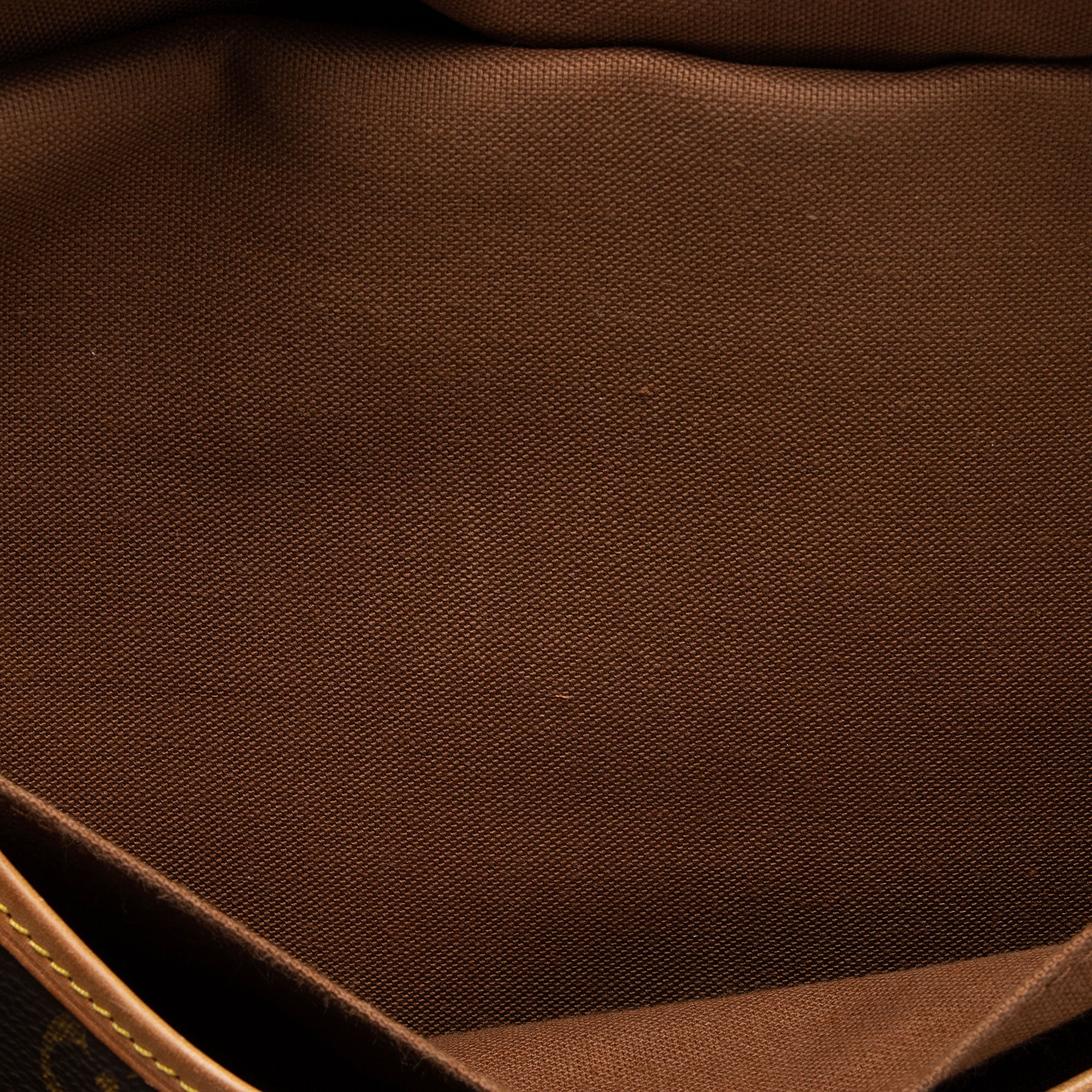 Louis Vuitton Vintage Monogram Canvas Saumur 35 Messenger Bag (SHF-523WYh)