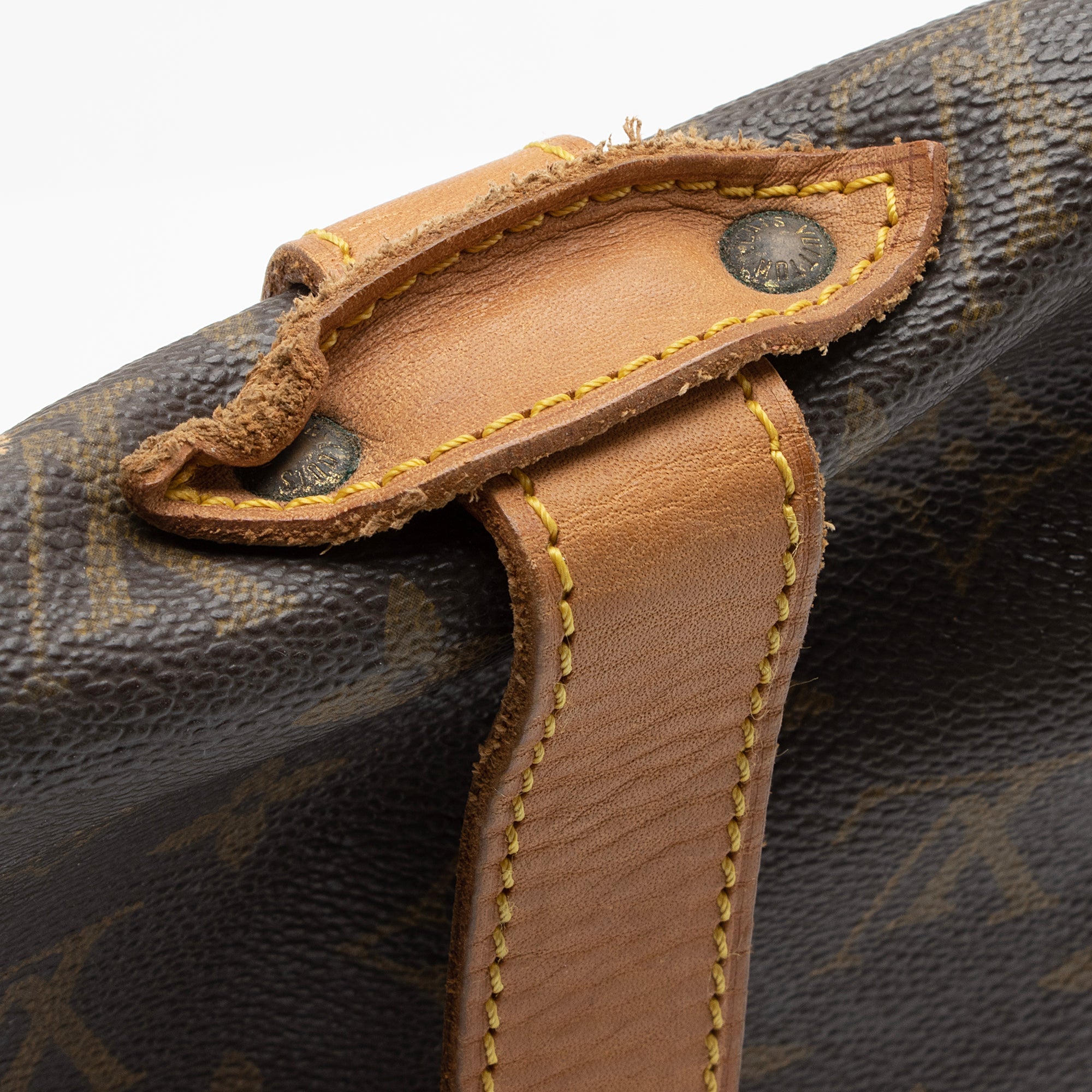Louis Vuitton Vintage Monogram Canvas Saumur 35 Messenger Bag (SHF-sIW7oS)