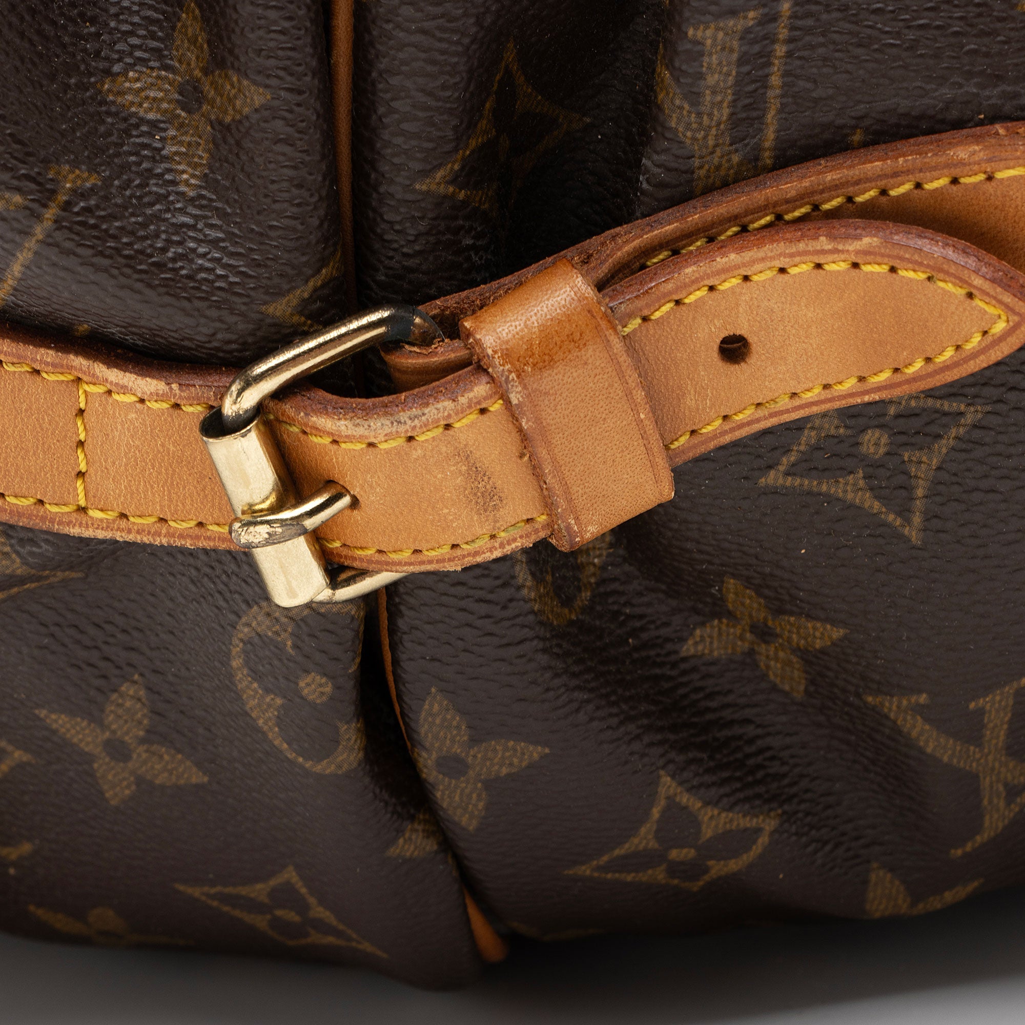 Louis Vuitton Vintage Monogram Canvas Saumur 35 Messenger