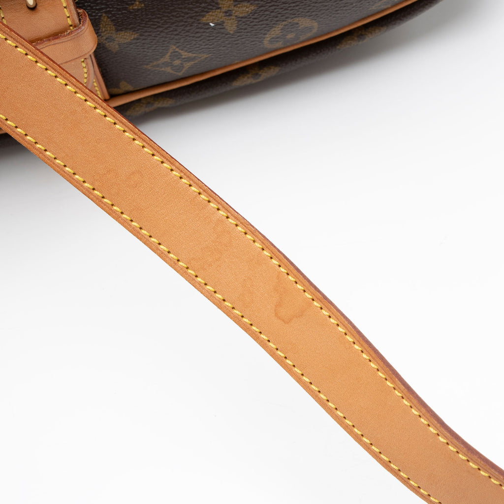 Louis Vuitton Vintage Monogram Canvas Saumur 35 Messenger