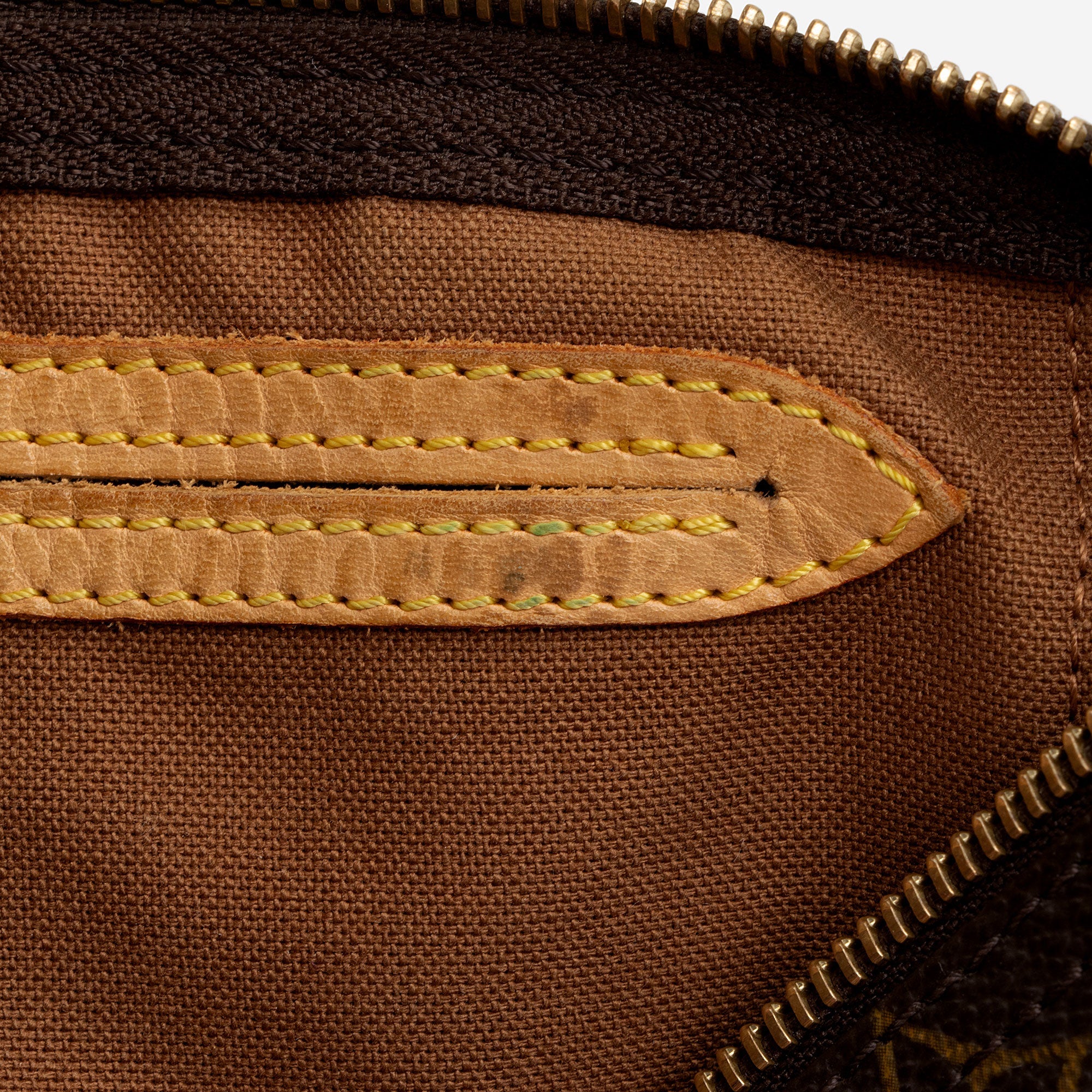 Louis Vuitton Vintage Monogram Canvas Speedy 25 Satchel (SHF-SoiU9a)