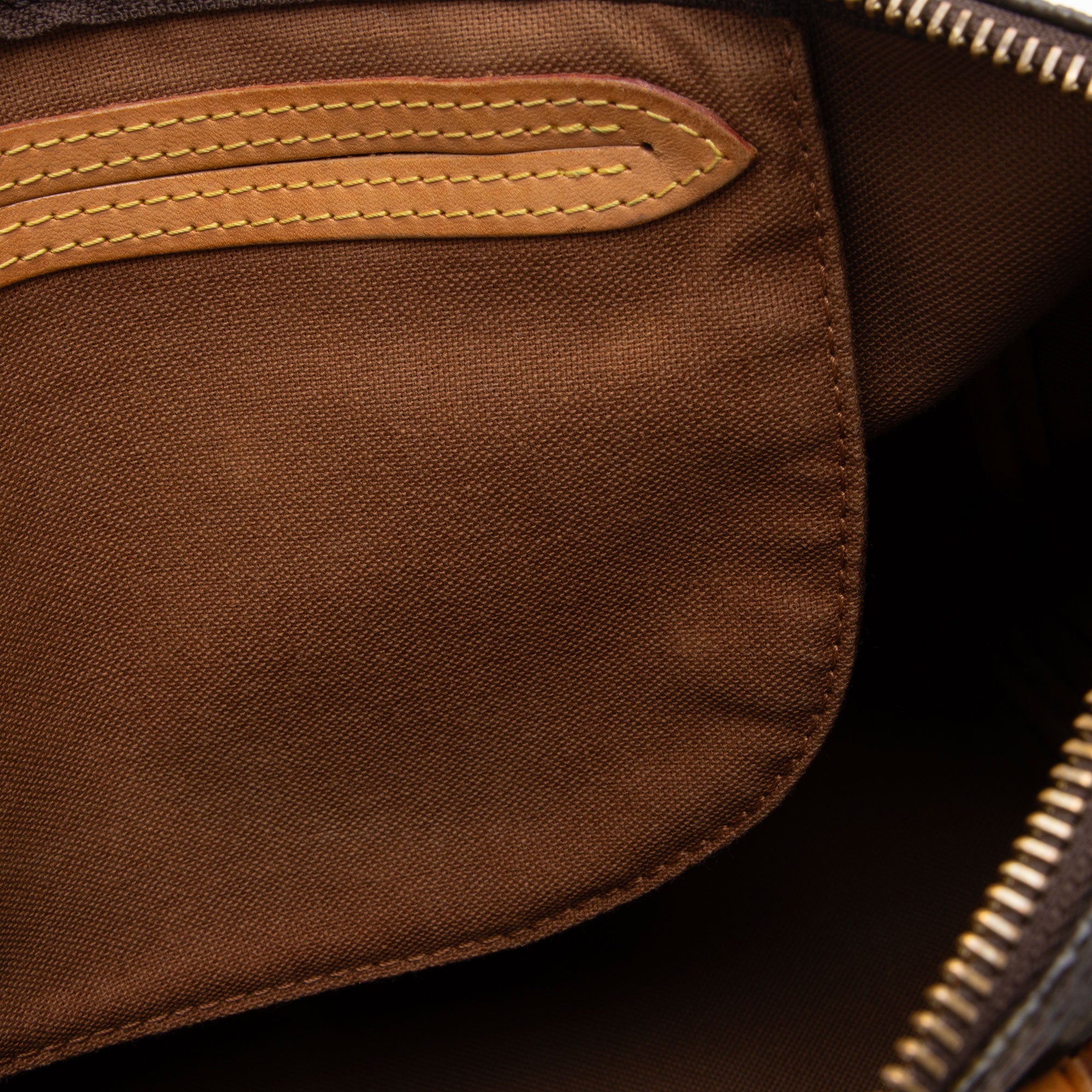 Louis Vuitton Vintage Monogram Canvas Speedy 30 Satchel (SHF-Owe8gC)