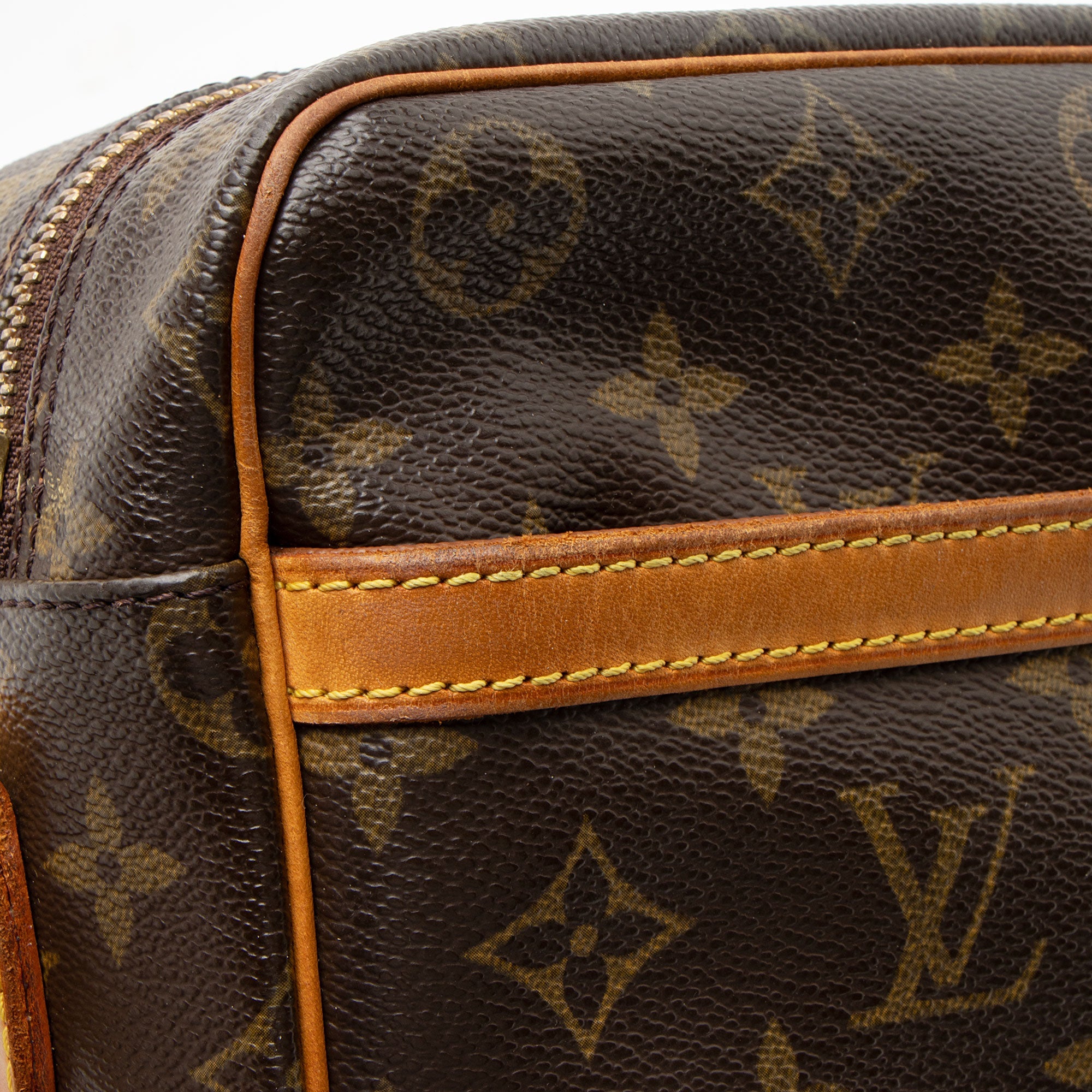 Louis Vuitton Vintage Monogram Canvas Trocadero 30 Shoulder Bag (SHF-P4BReF)