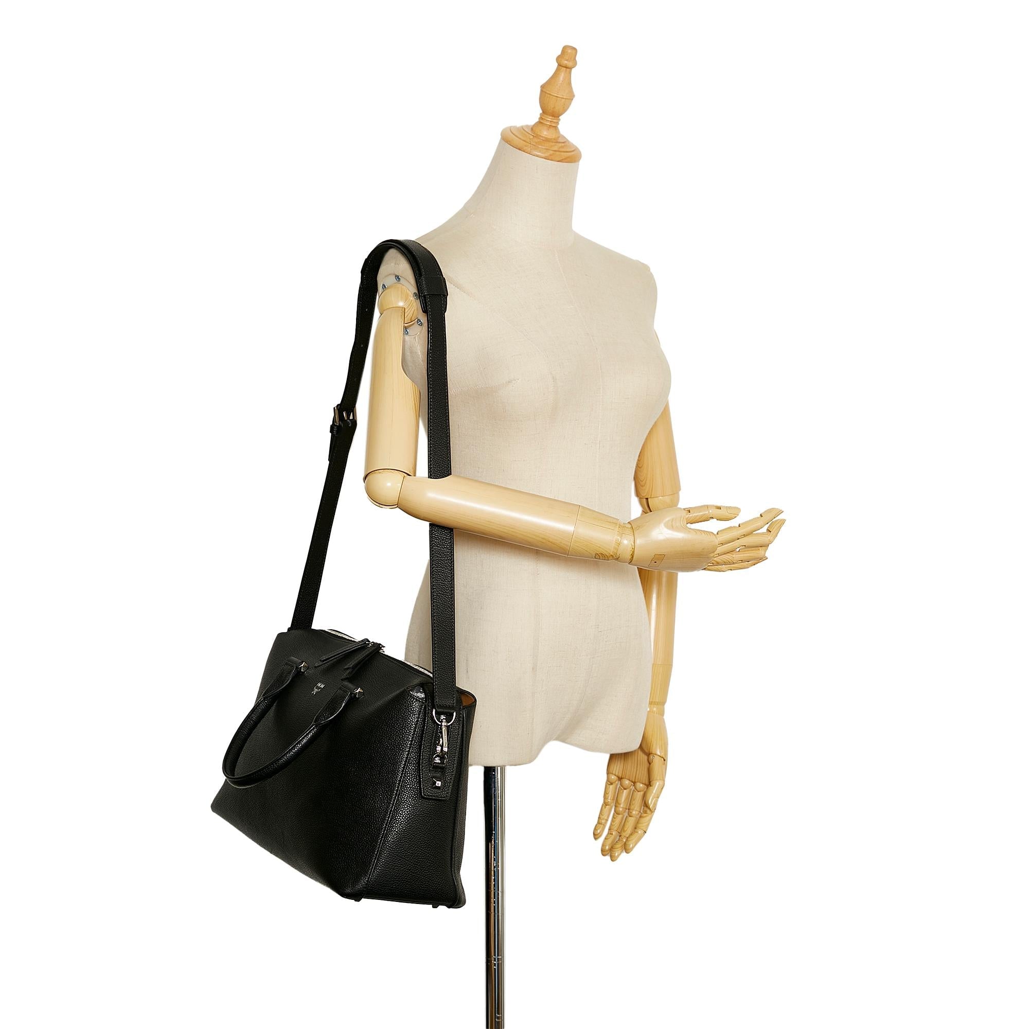 MCM Grained Calfskin Medium Ella (SHG-37897)