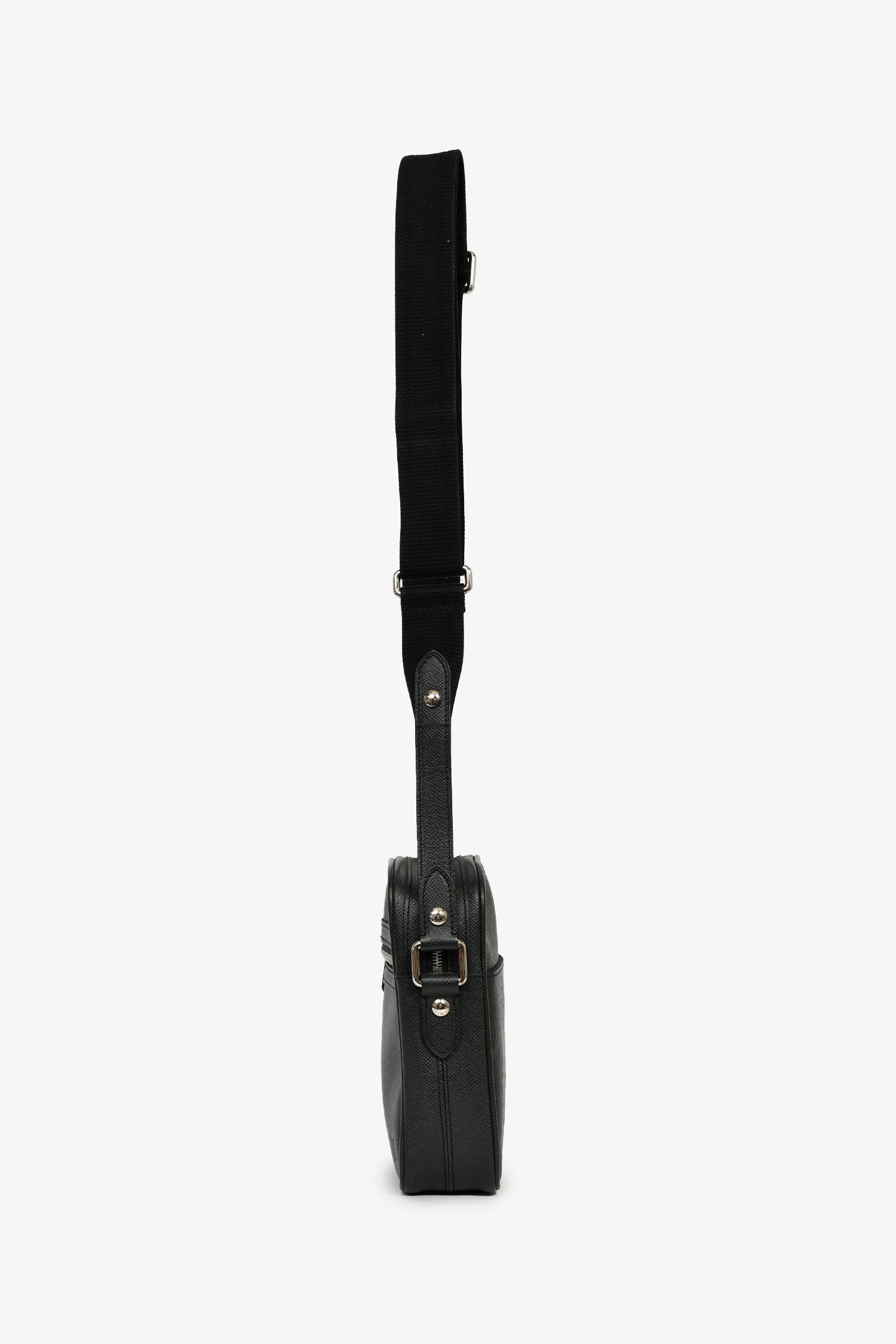 Louis Vuitton 2009 Black Taiga Leather Dimitri Messenger Bag