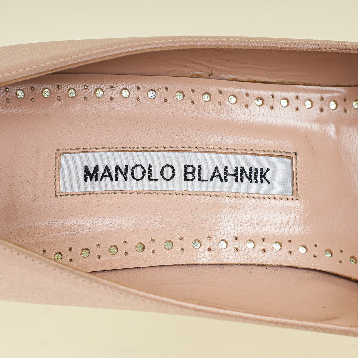 Manolo Blahnik Nude Cassina Satin Pump 39