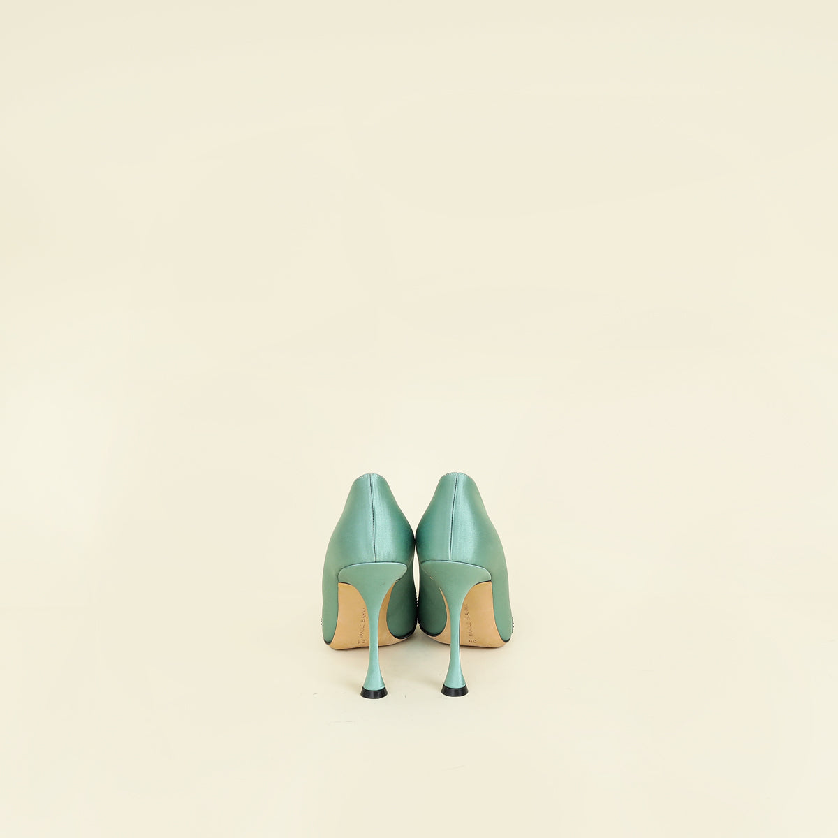 Manolo Blahnik Bicolor Gerontiushi Pump 39