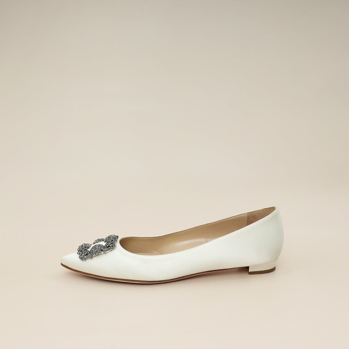 Manolo Blahnik Cream Hangisi Flats 41.5