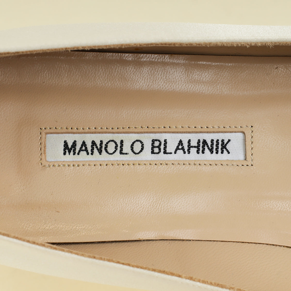 Manolo Blahnik Cream Hangisi Flats 41.5