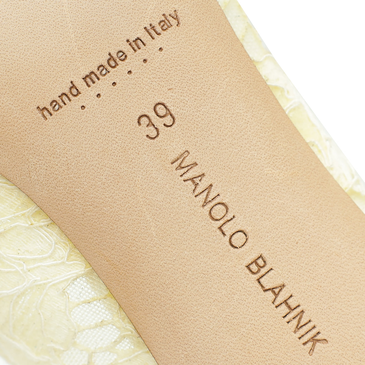 Manolo Blahnik Ecru White Hangisi Lace Embellished Pump 39