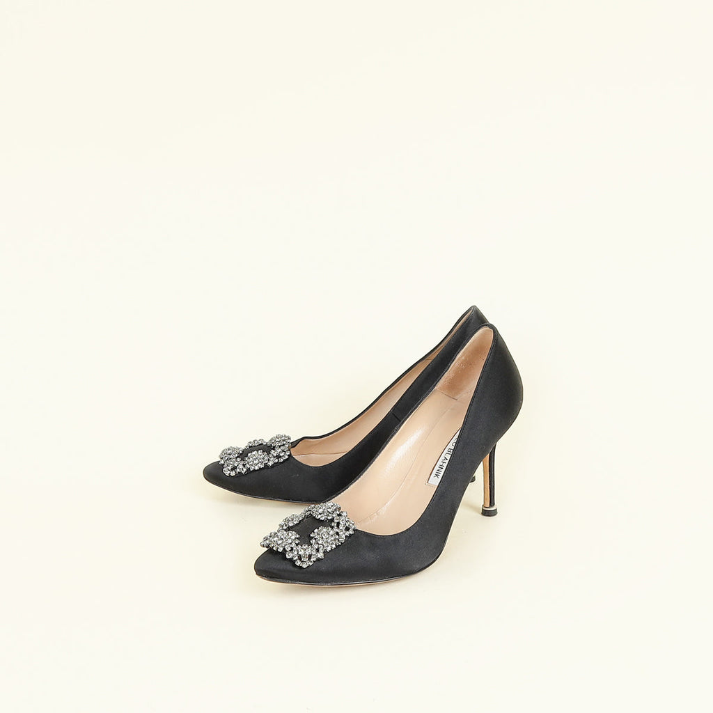 Manolo Blahnik Black Satin Hangisi Pump 35.5