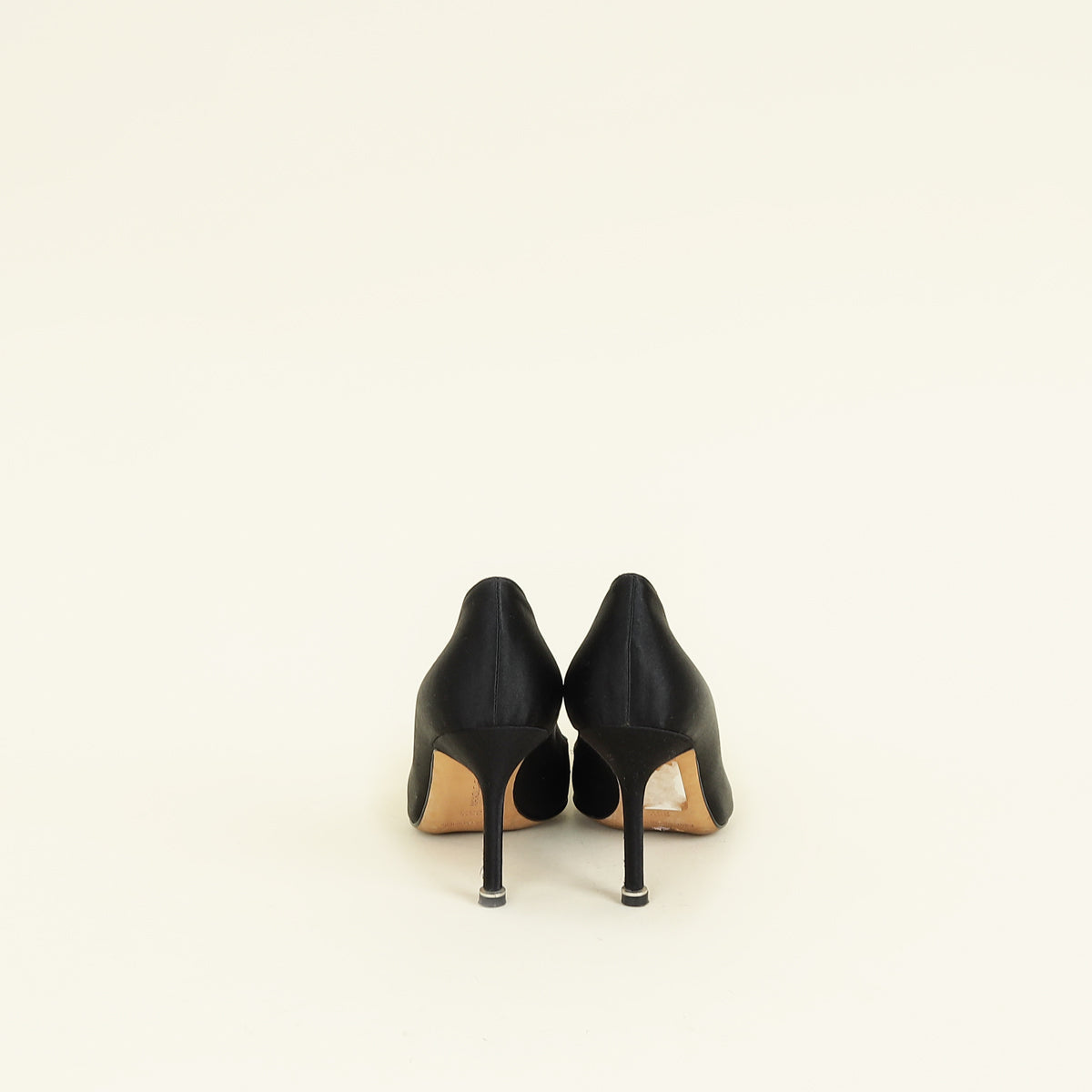 Manolo Blahnik Black Satin Hangisi Pump 35.5
