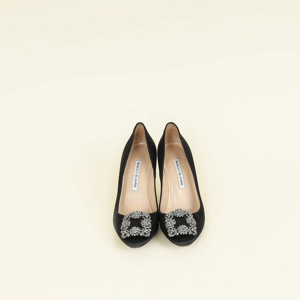 Manolo Blahnik Black Satin Hangisi Pump 35.5