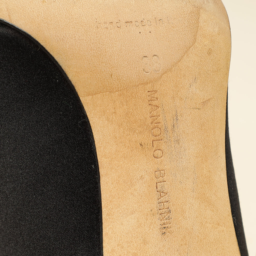 Manolo Blahnik Black Satin Hangisi Pump 38