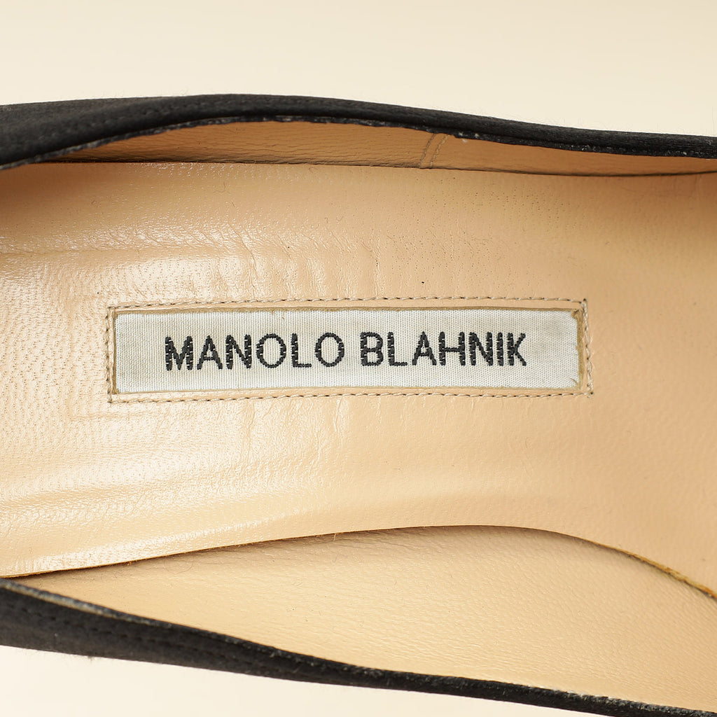 Manolo Blahnik Black Satin Hangisi Pump 38