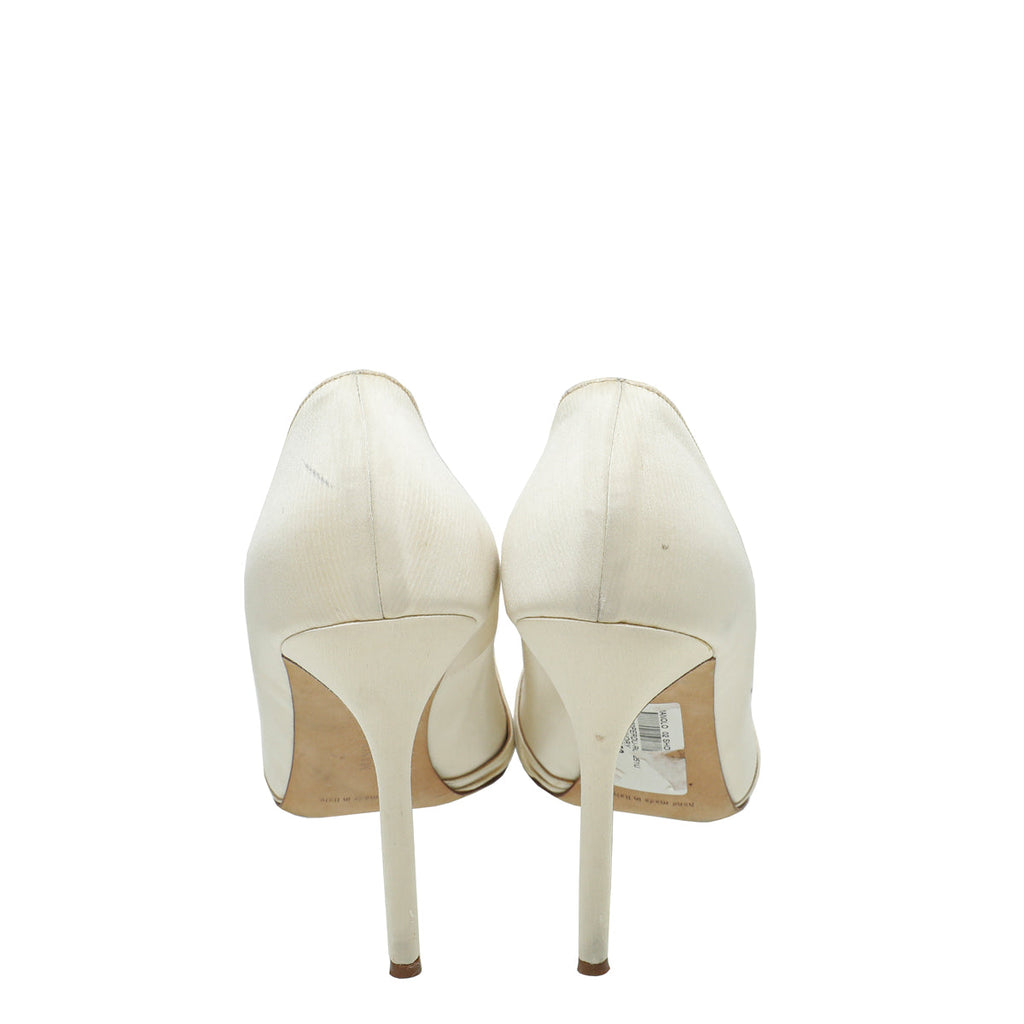 Manolo Blahnik Ivory Satin Perdu Pump 40.5