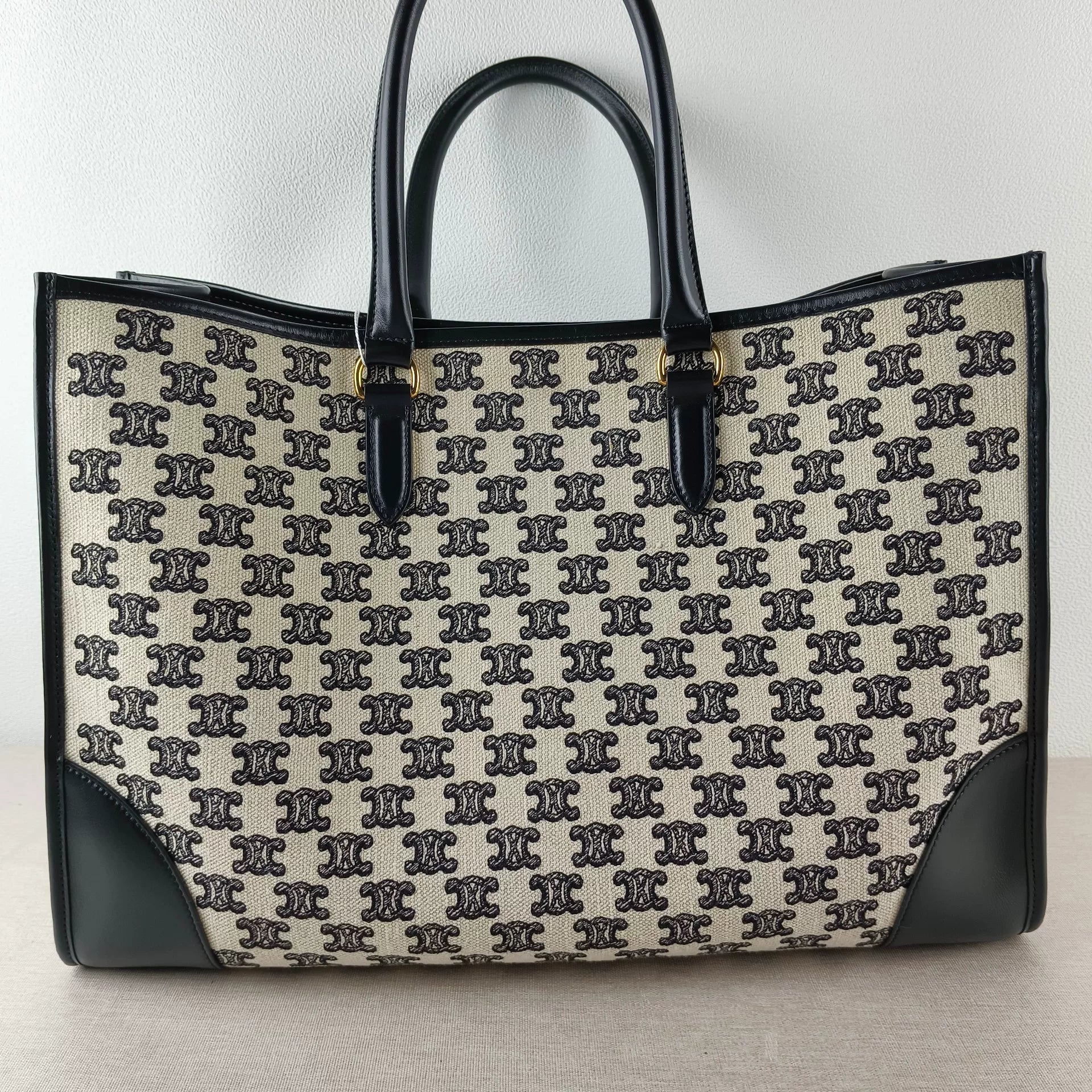 Celine Women   Bag Very Good Condition
