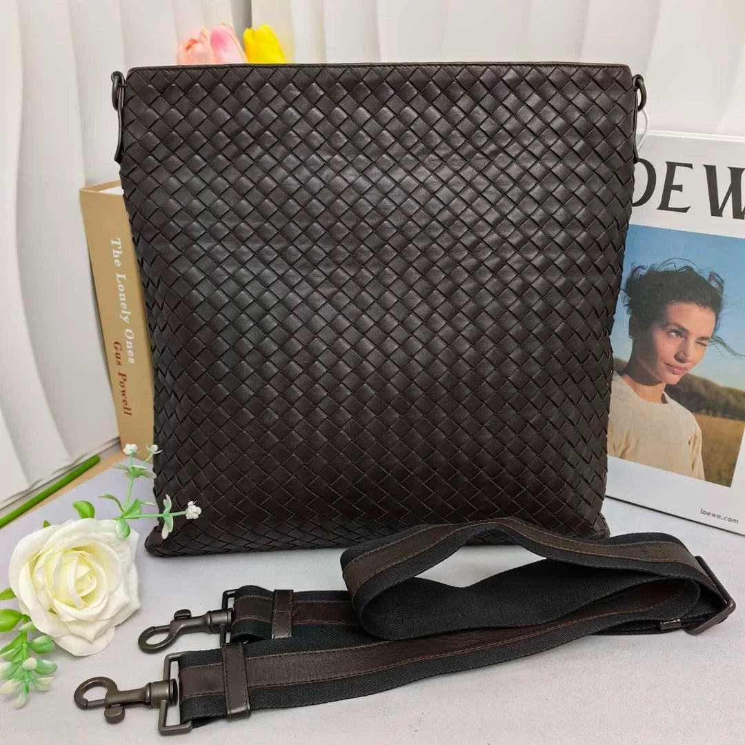Bottega Veneta Women   Bag Very Good Condition